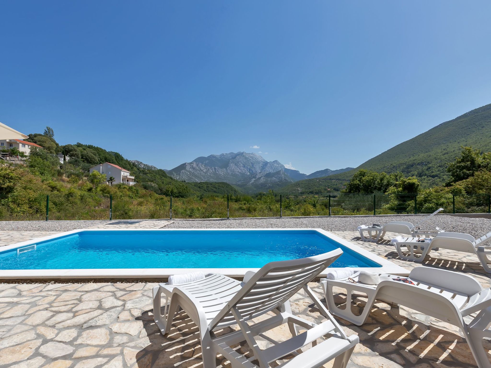 Alleinstehende Villa Slime mit Pool und Garten-Binnen