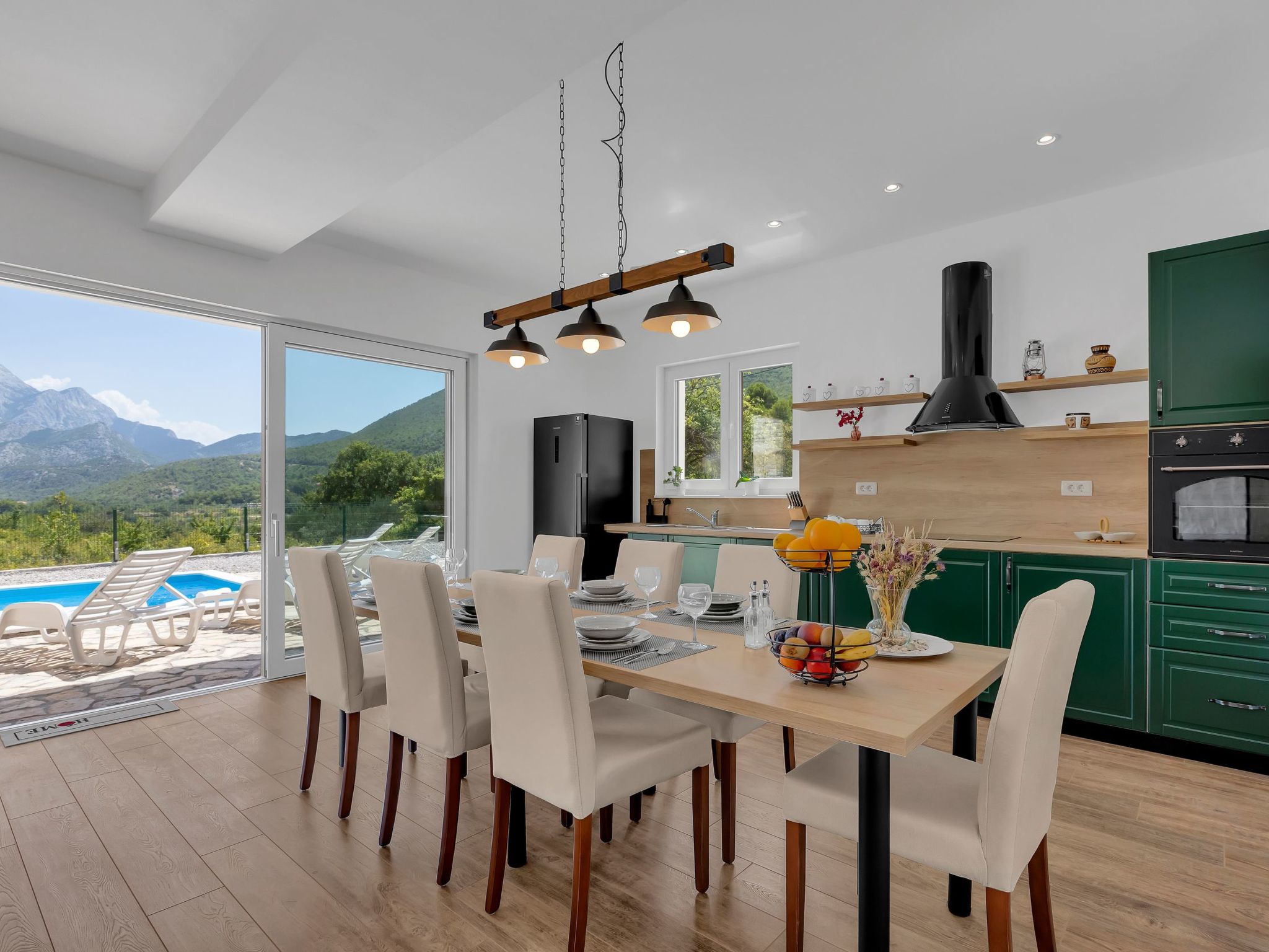 Alleinstehende Villa Slime mit Pool und Garten-Binnen