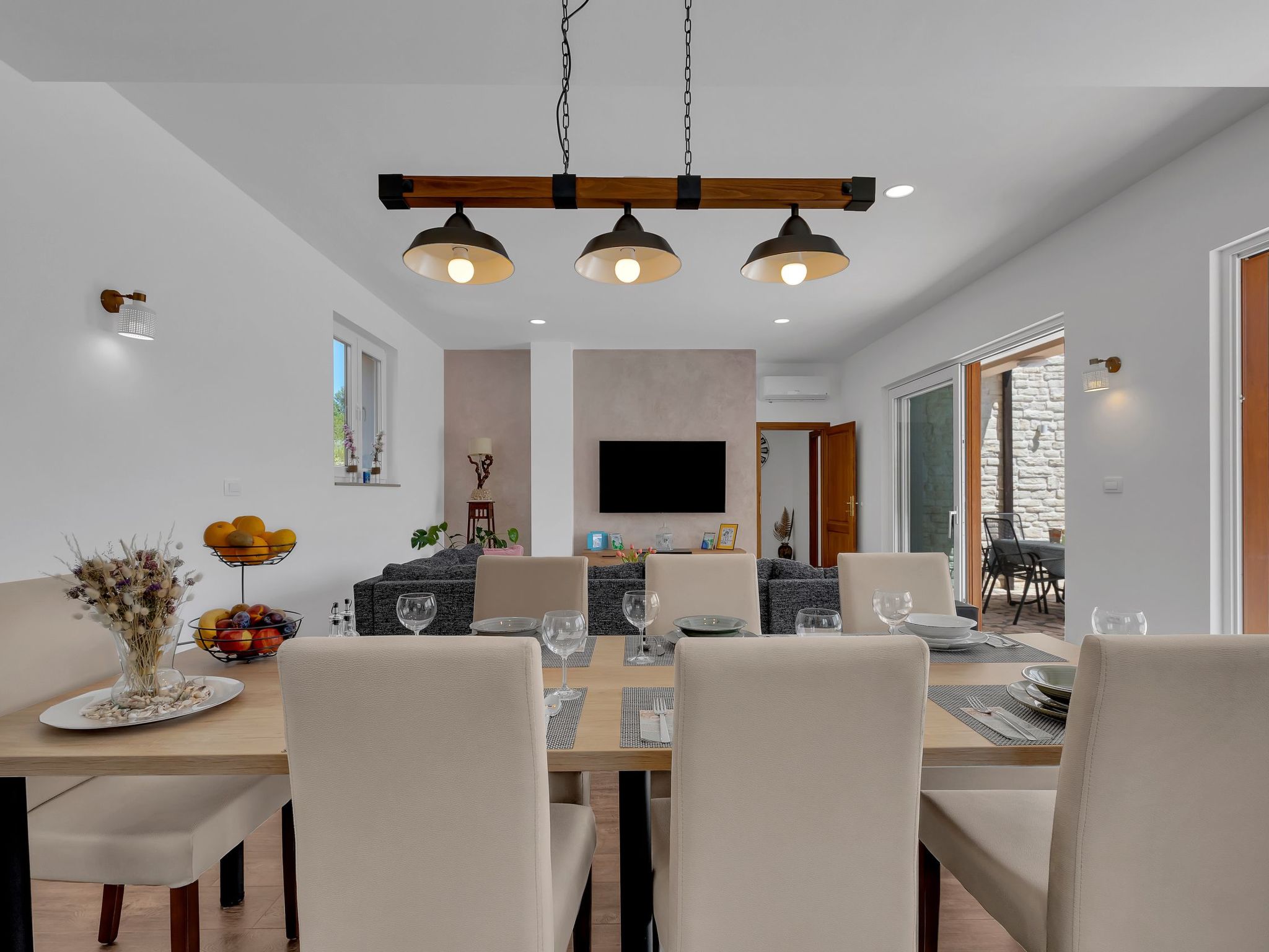 Alleinstehende Villa Slime mit Pool und Garten-Binnen