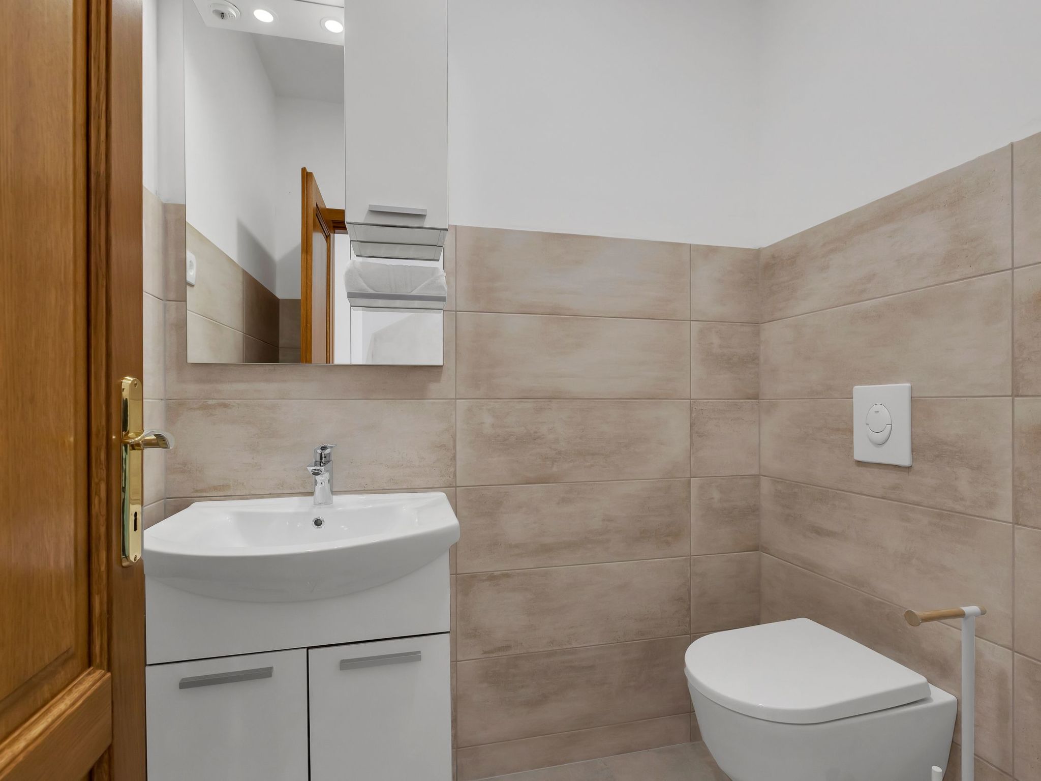 Alleinstehende Villa Slime mit Pool und Garten