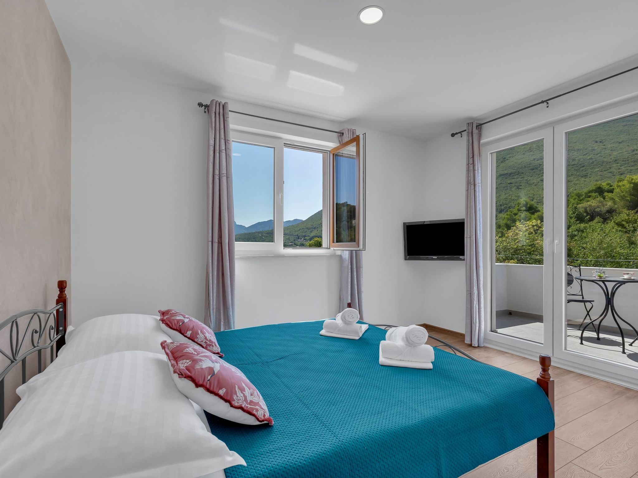 Alleinstehende Villa Slime mit Pool und Garten-Binnen