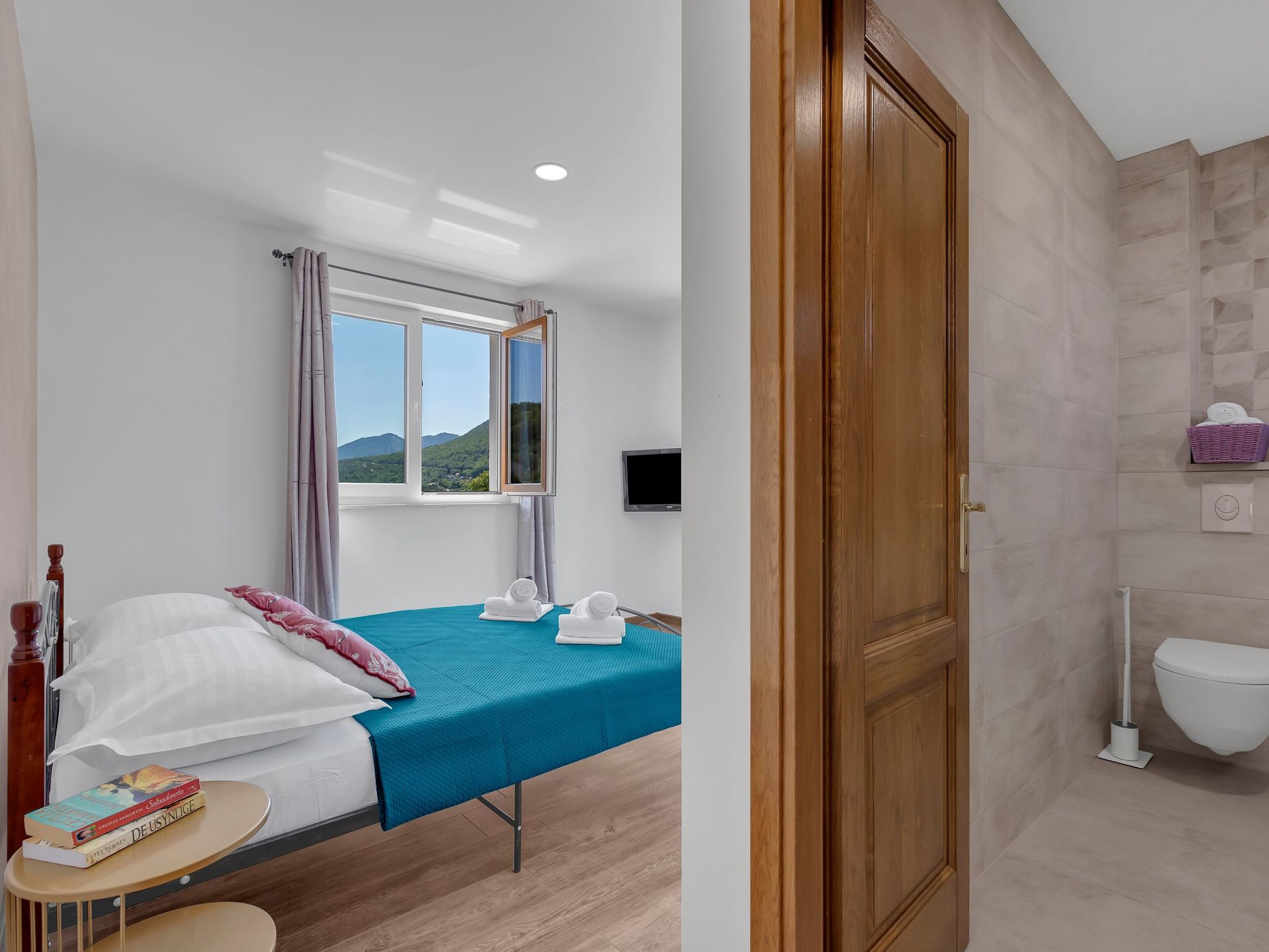 Alleinstehende Villa Slime mit Pool und Garten-Binnen