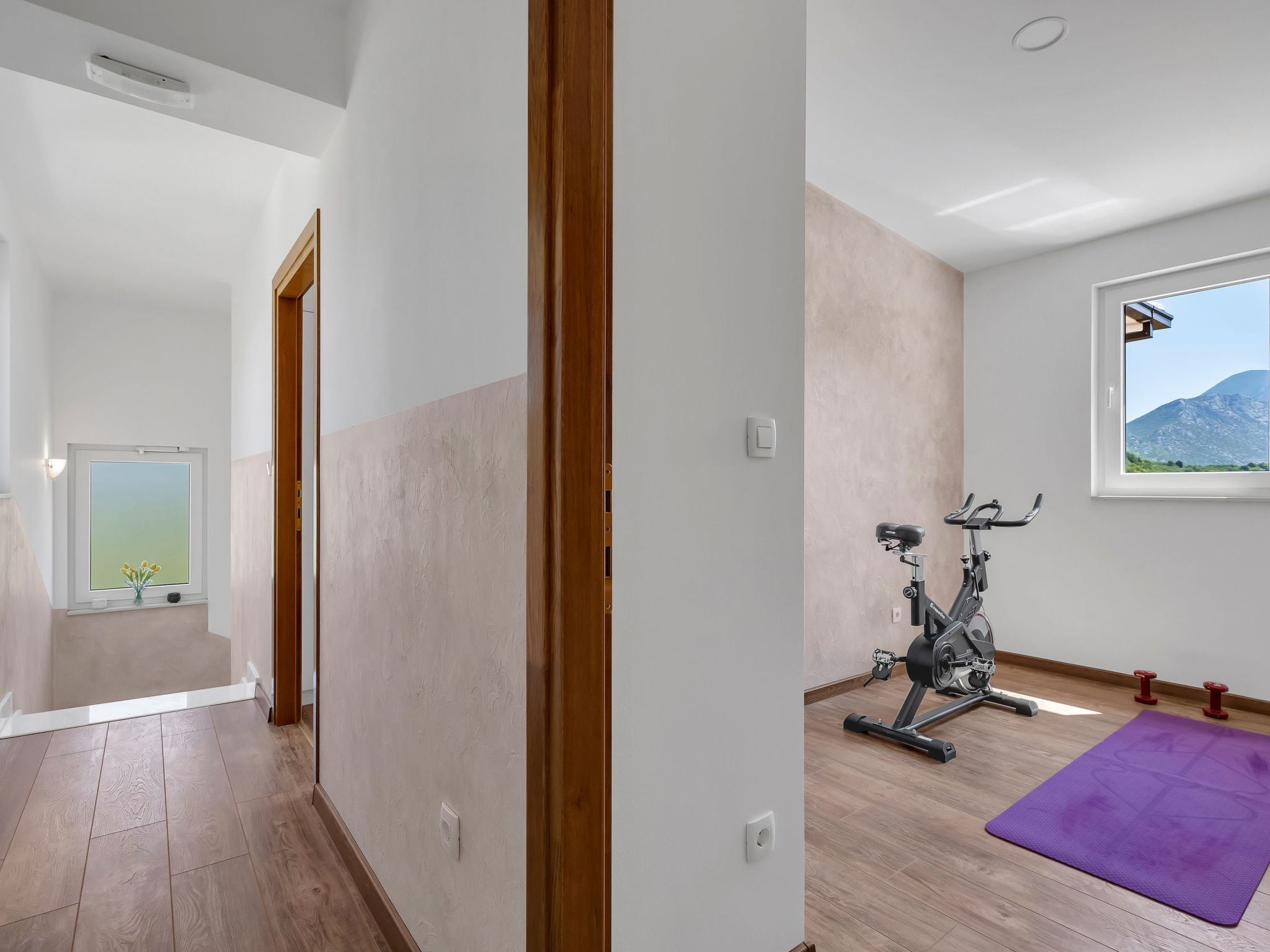 Alleinstehende Villa Slime mit Pool und Garten-Binnen