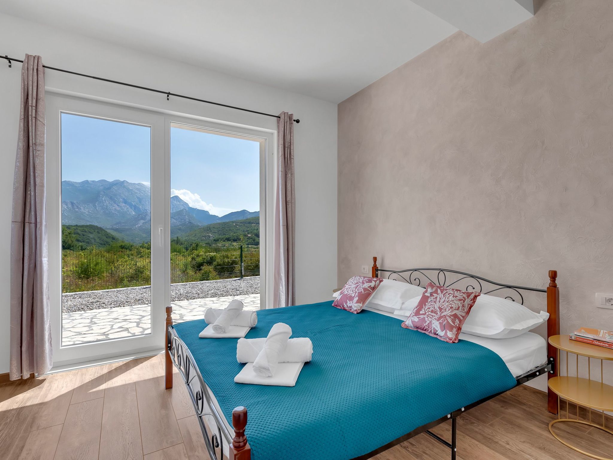 Alleinstehende Villa Slime mit Pool und Garten-Binnen