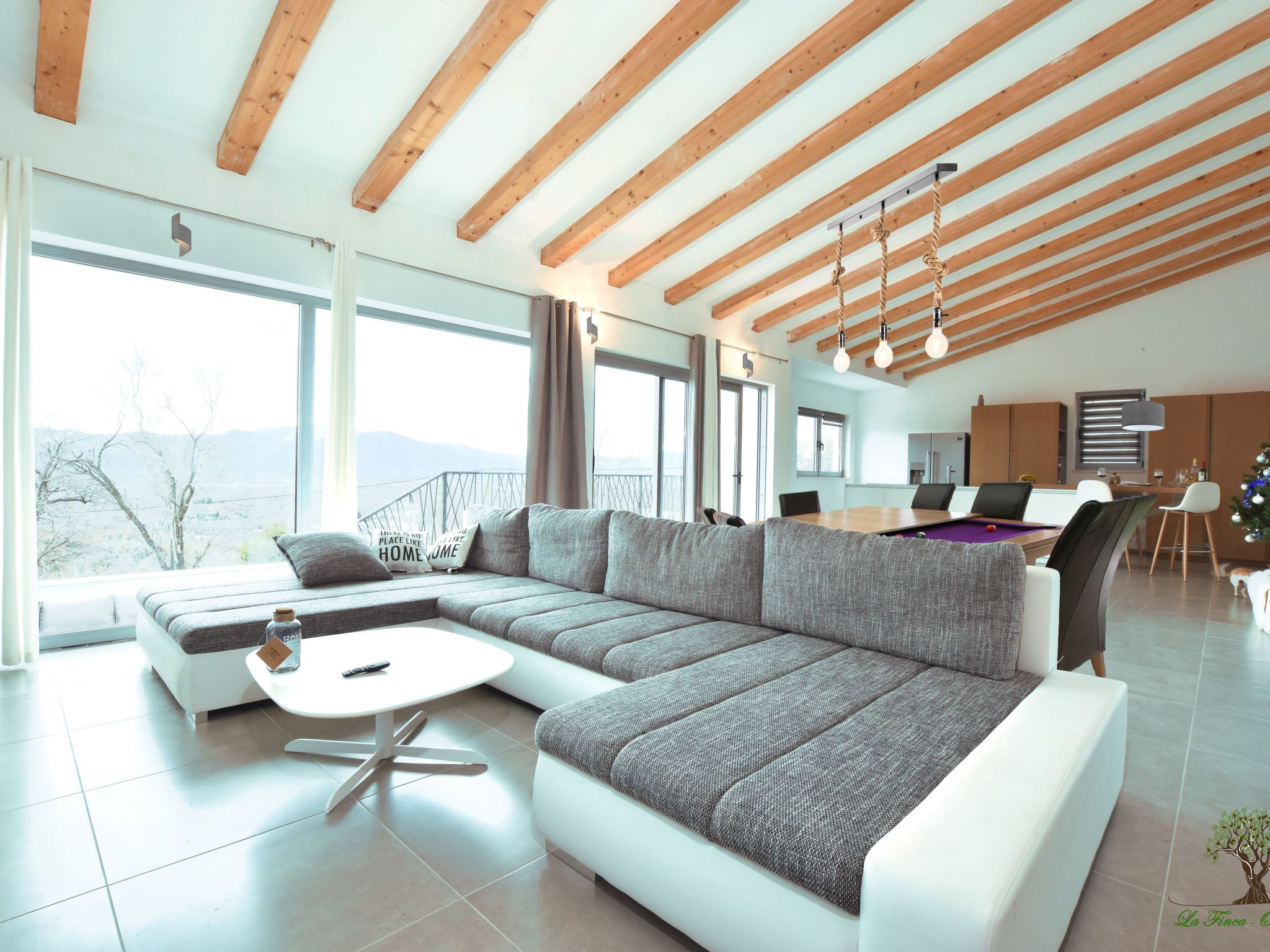 La Finca OliveTree-Binnen