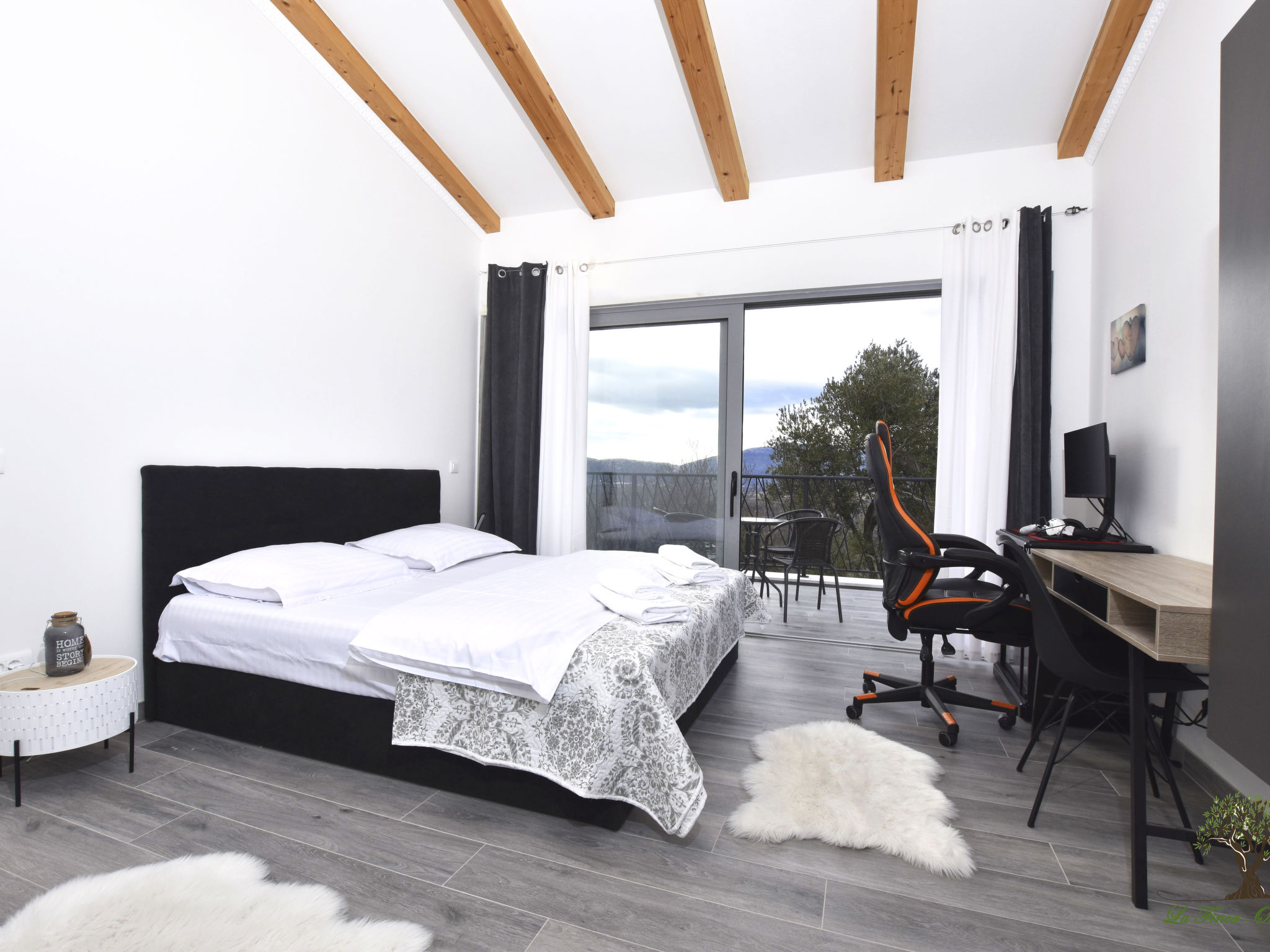 La Finca OliveTree-Binnen