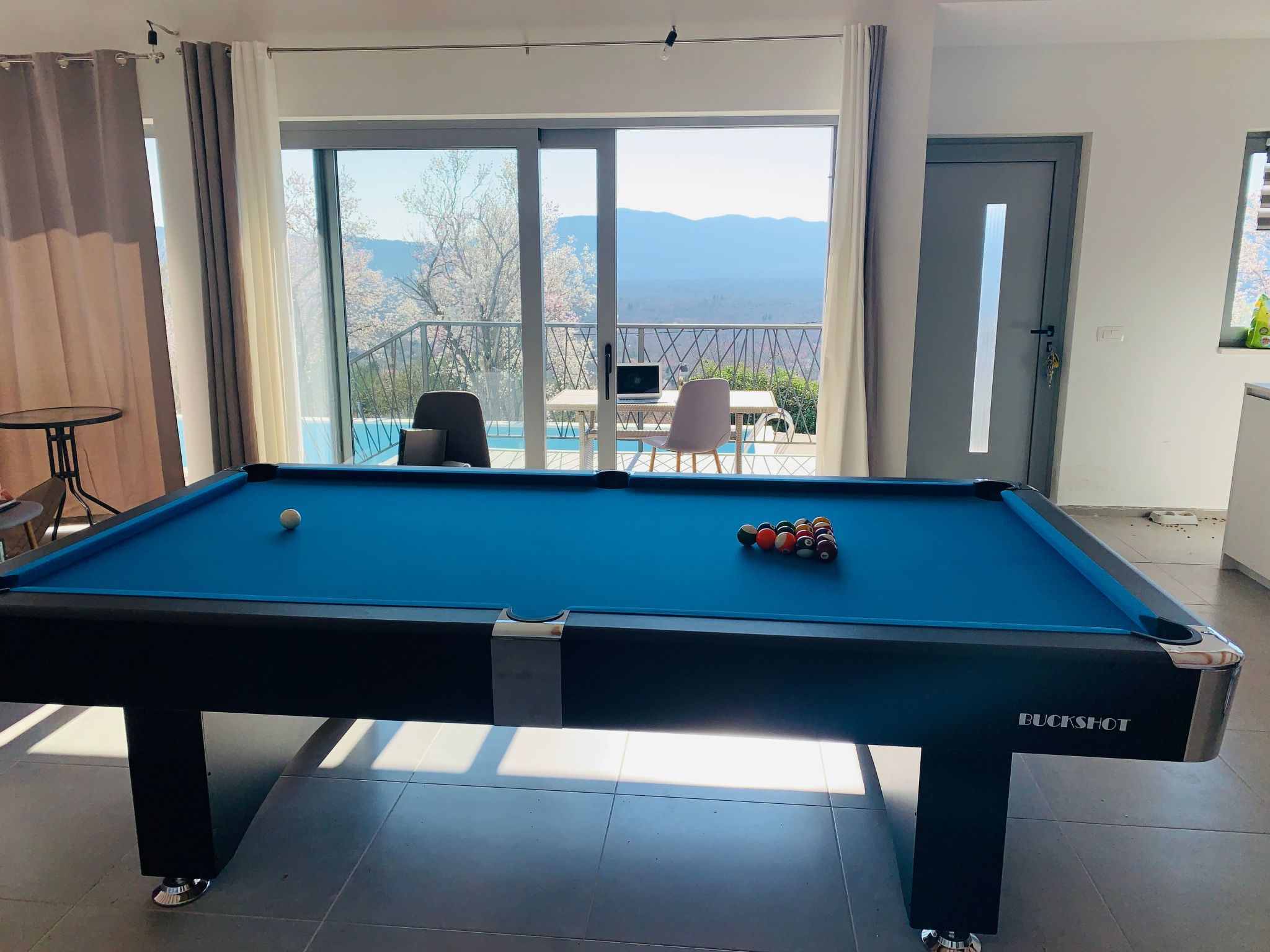 La Finca OliveTree-Binnen