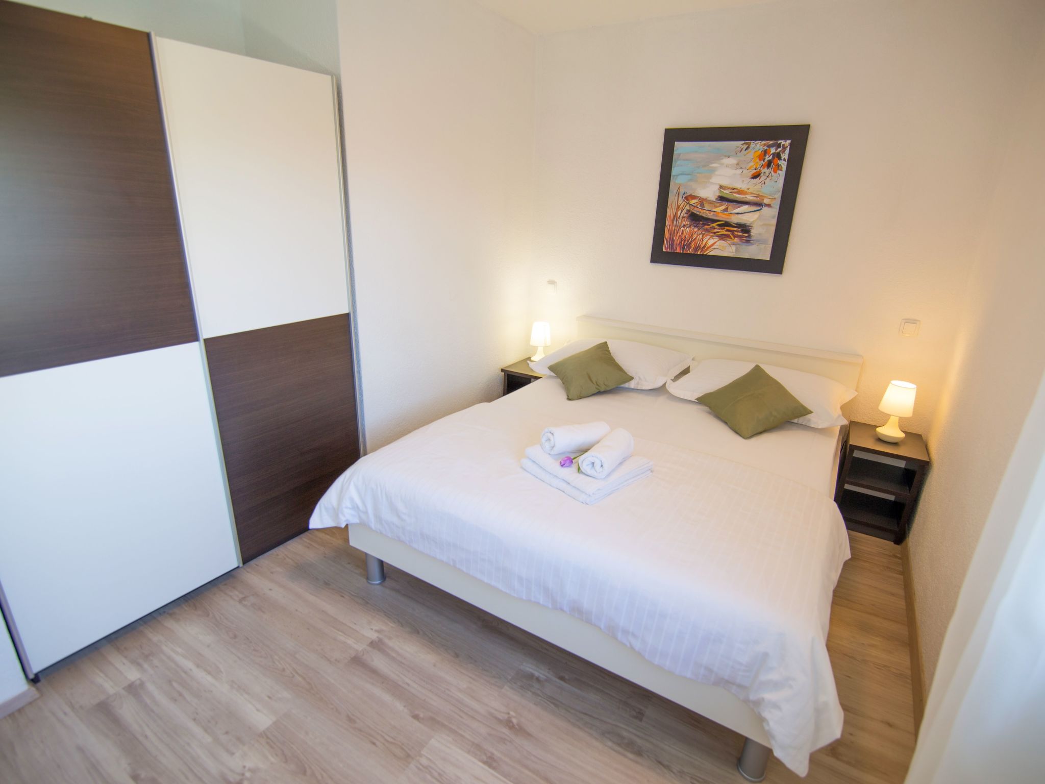 In Opanci mit beheiztem Pool, Parkplatz-Inside