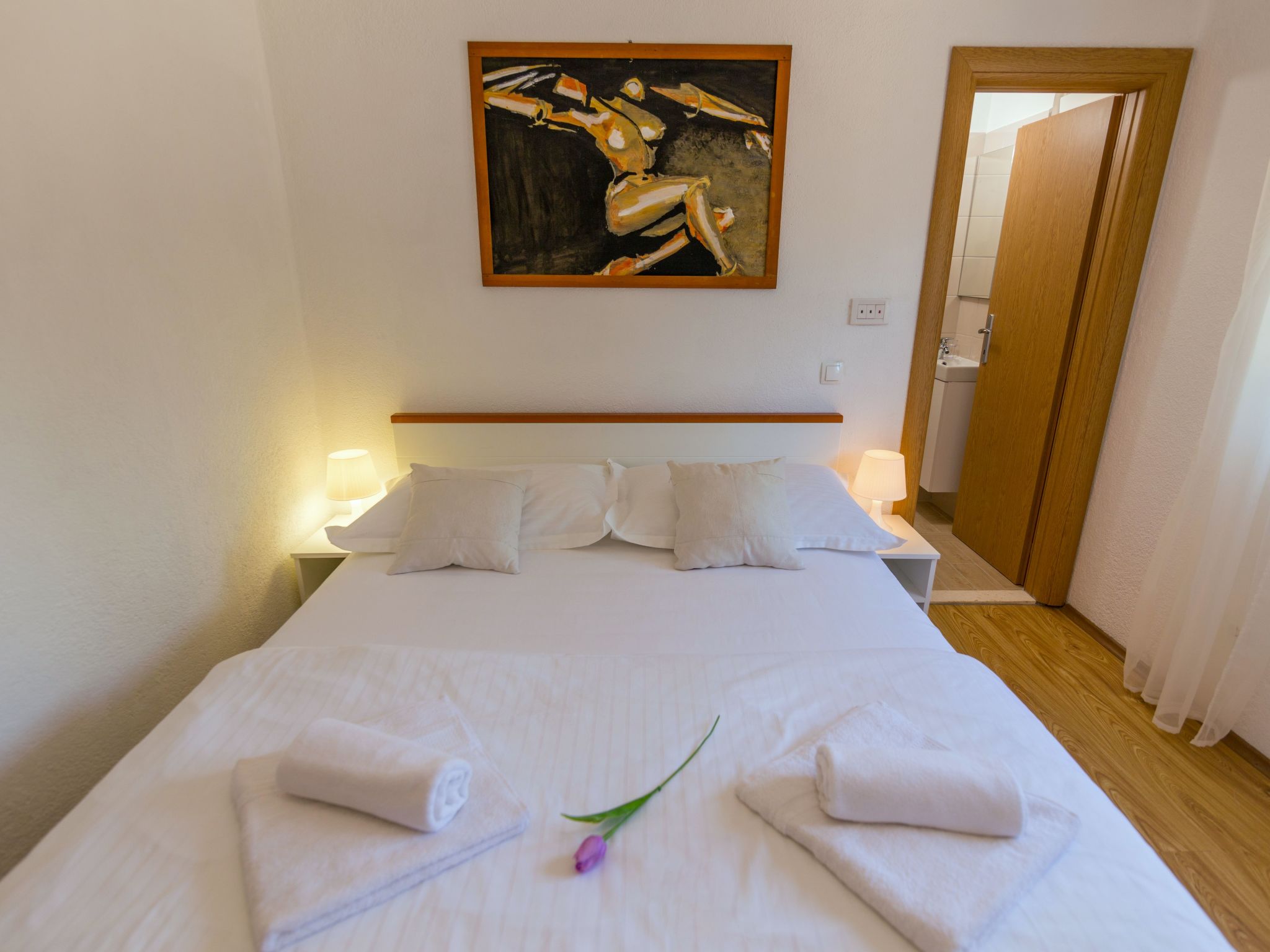 In Opanci mit beheiztem Pool, Parkplatz-Inside