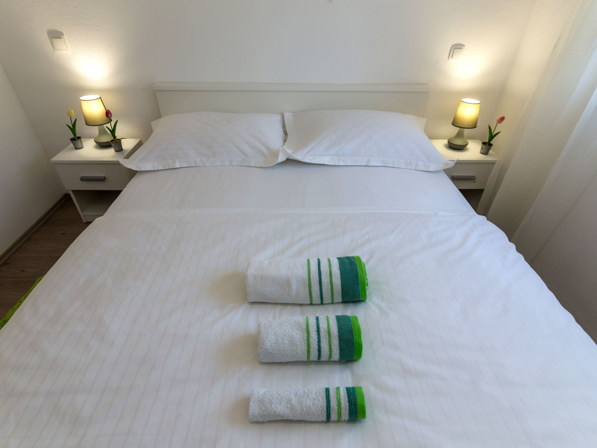 In Opanci mit beheiztem Pool, Parkplatz-Inside