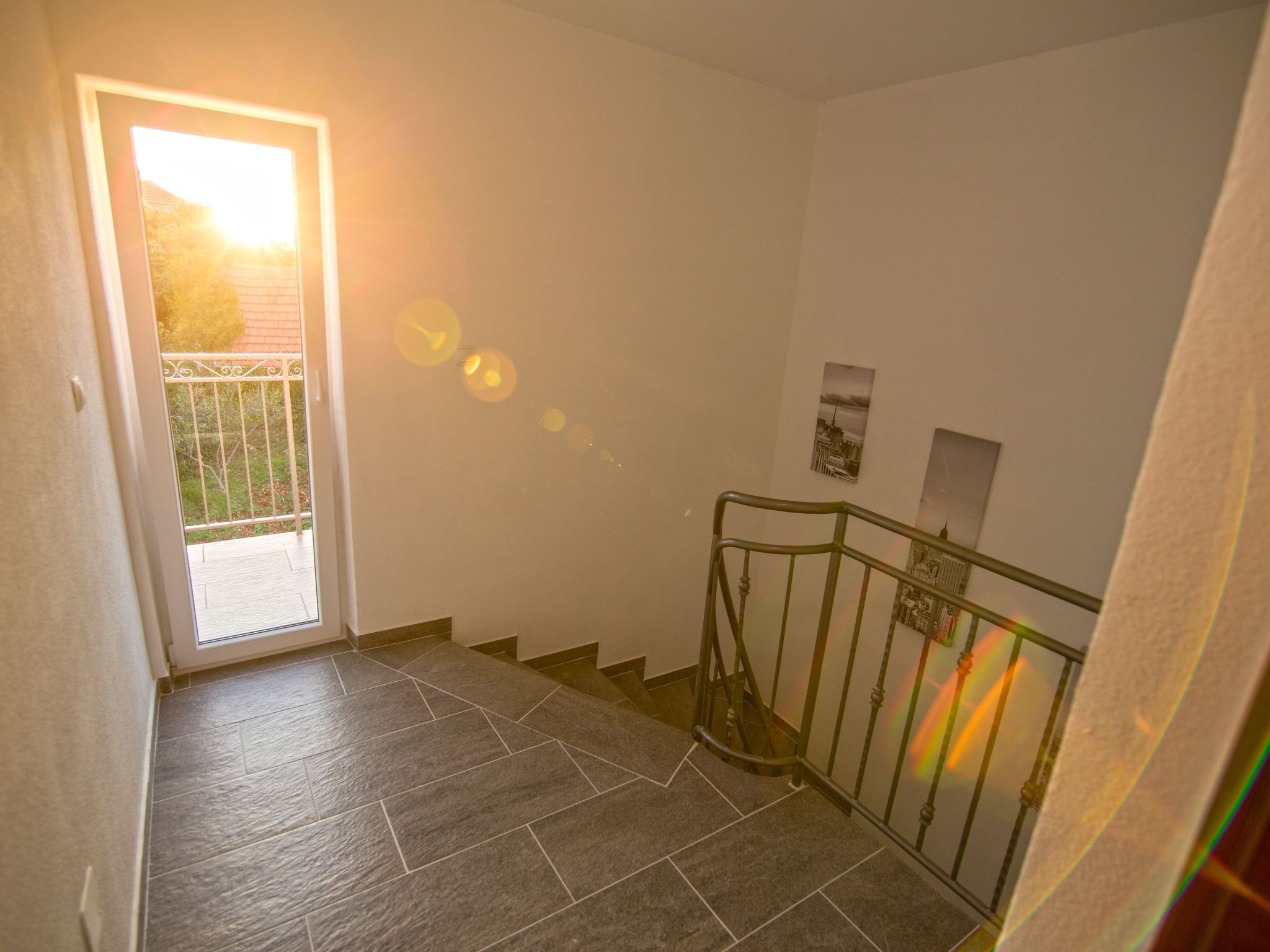 In Opanci mit beheiztem Pool, Parkplatz-Inside