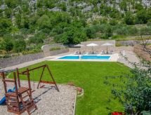 Villa Elin: Jouw privéparadijs met zwembad in het Dalmatische achterland - thumbnail 2