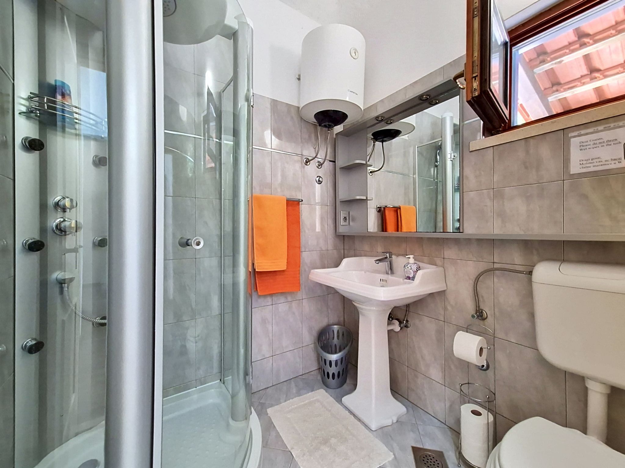 Bathroom / Wellness