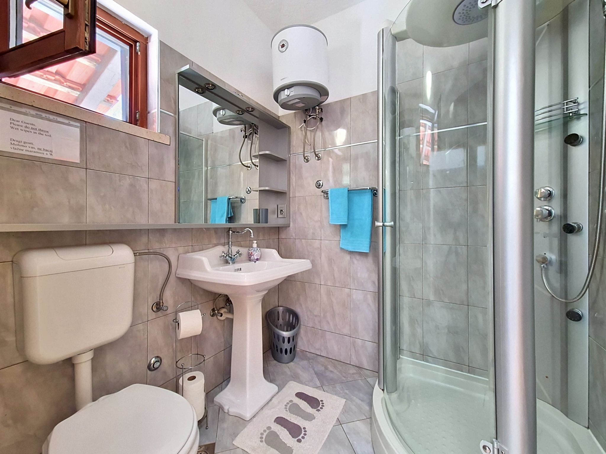 Bathroom / Wellness