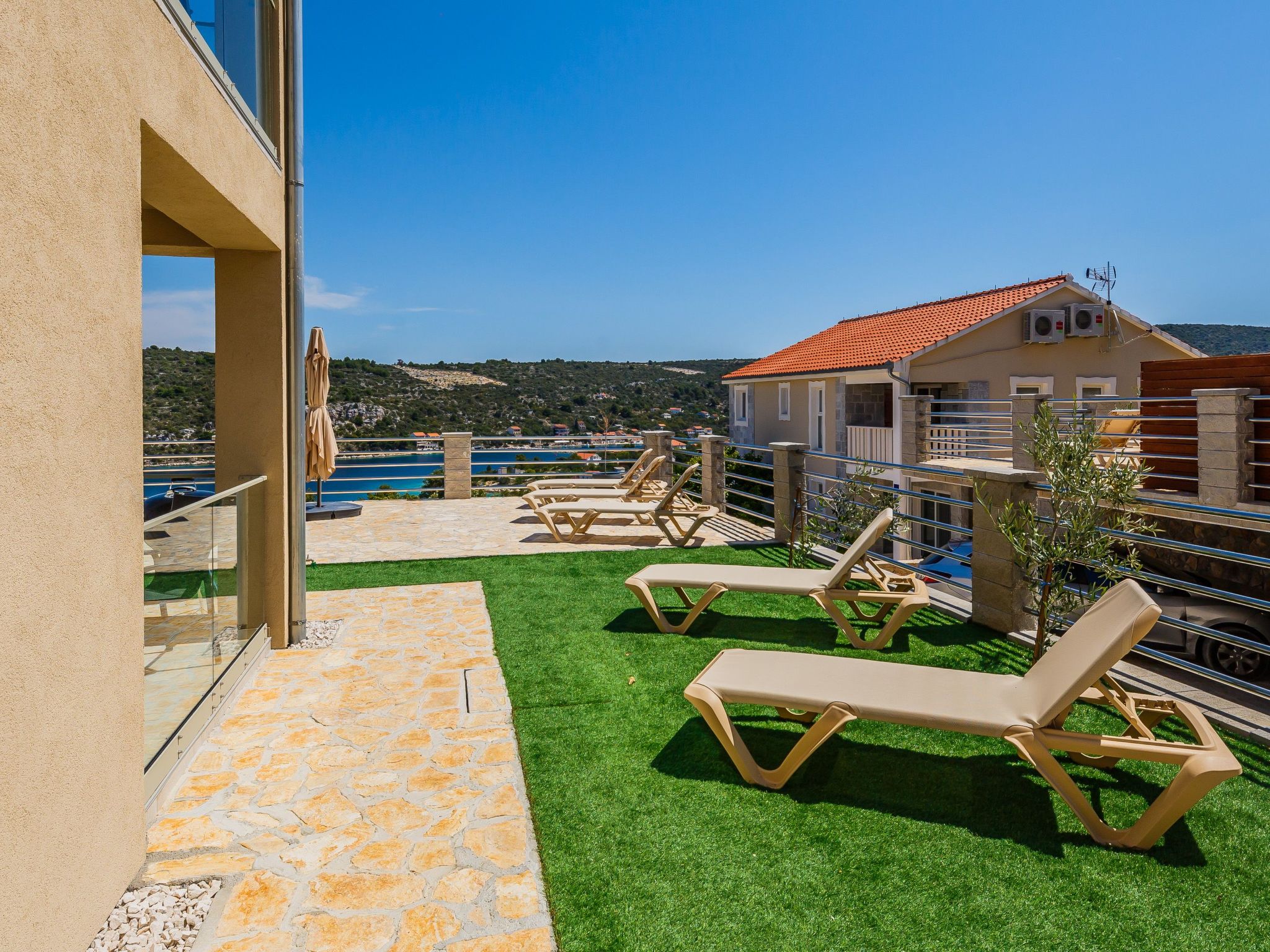 Appartement in Drvenik Veli mit Gemeinsamer Terrasse und Meerblick - Image-tags.info