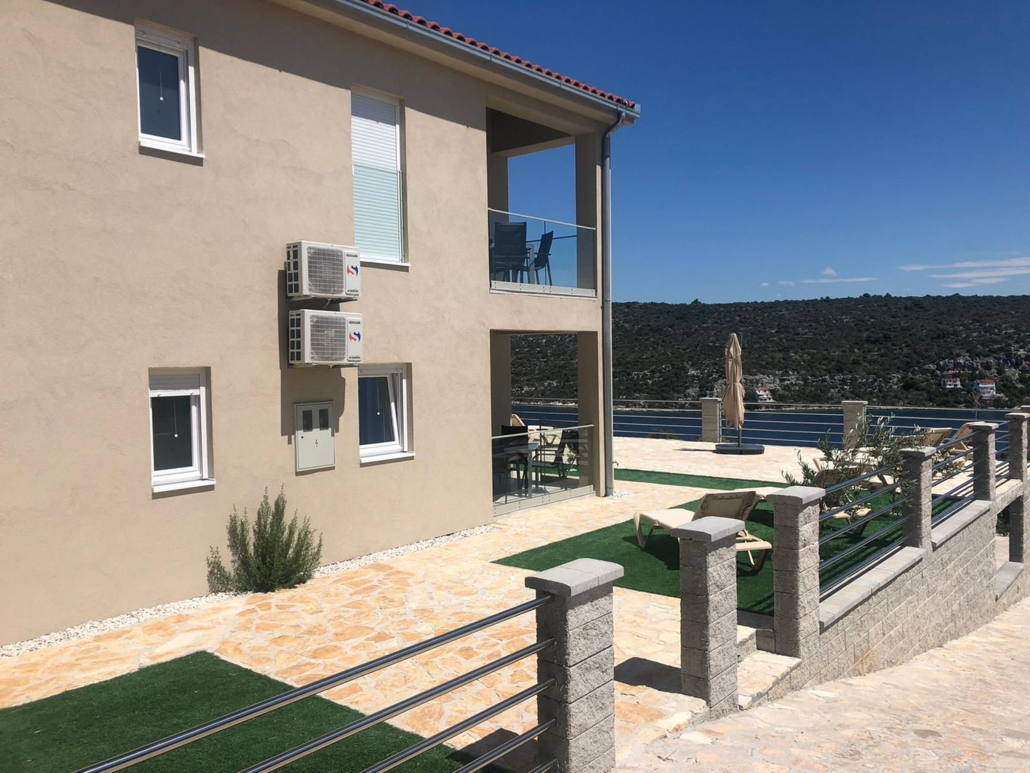 Appartement in Drvenik Veli mit Gemeinsamer Terrasse und Meerblick - Image-tags.info