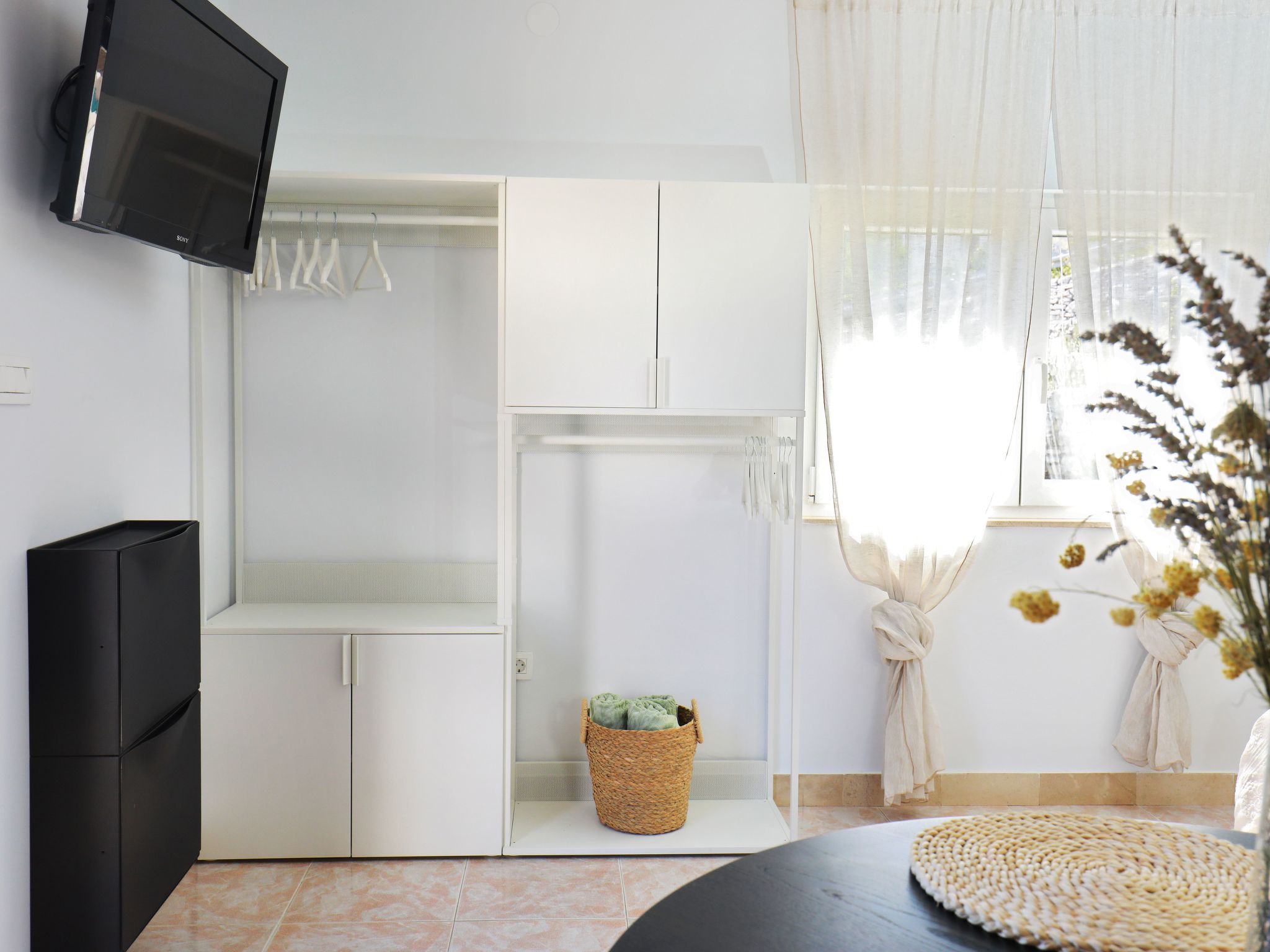 Kleines Steinhaus in einem ruhigen Ort auf der Insel Solta-Drinnen