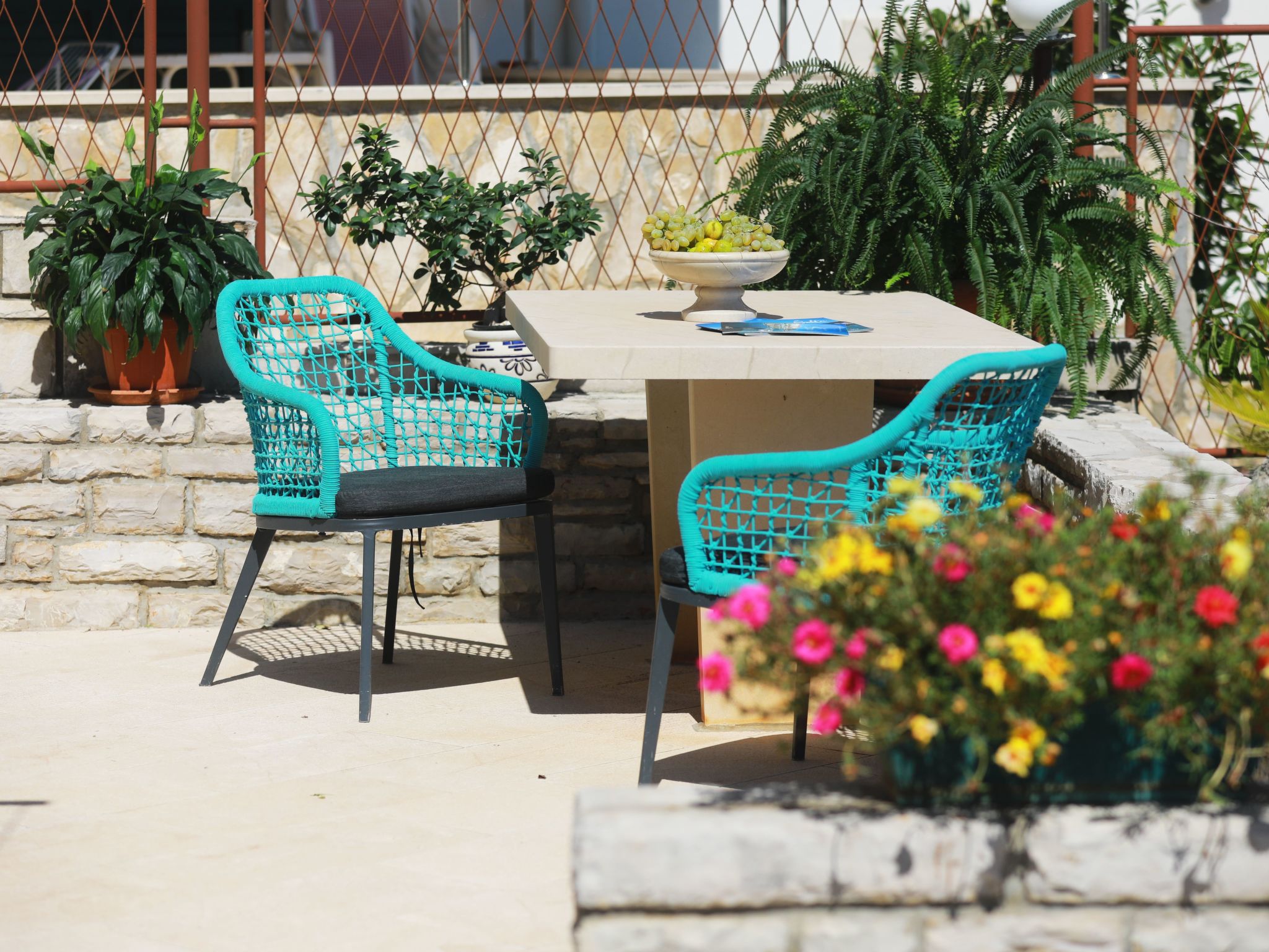 Kleines Steinhaus in einem ruhigen Ort auf der Insel Solta-Drinnen