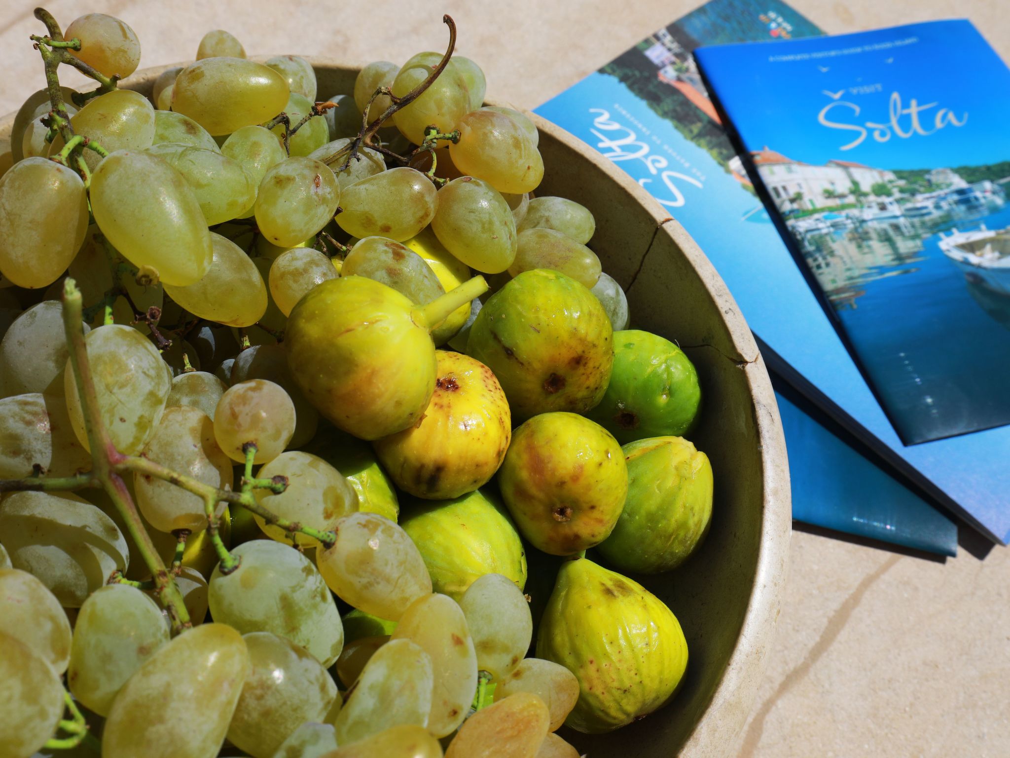Kleines Steinhaus in einem ruhigen Ort auf der Insel Solta-Drinnen