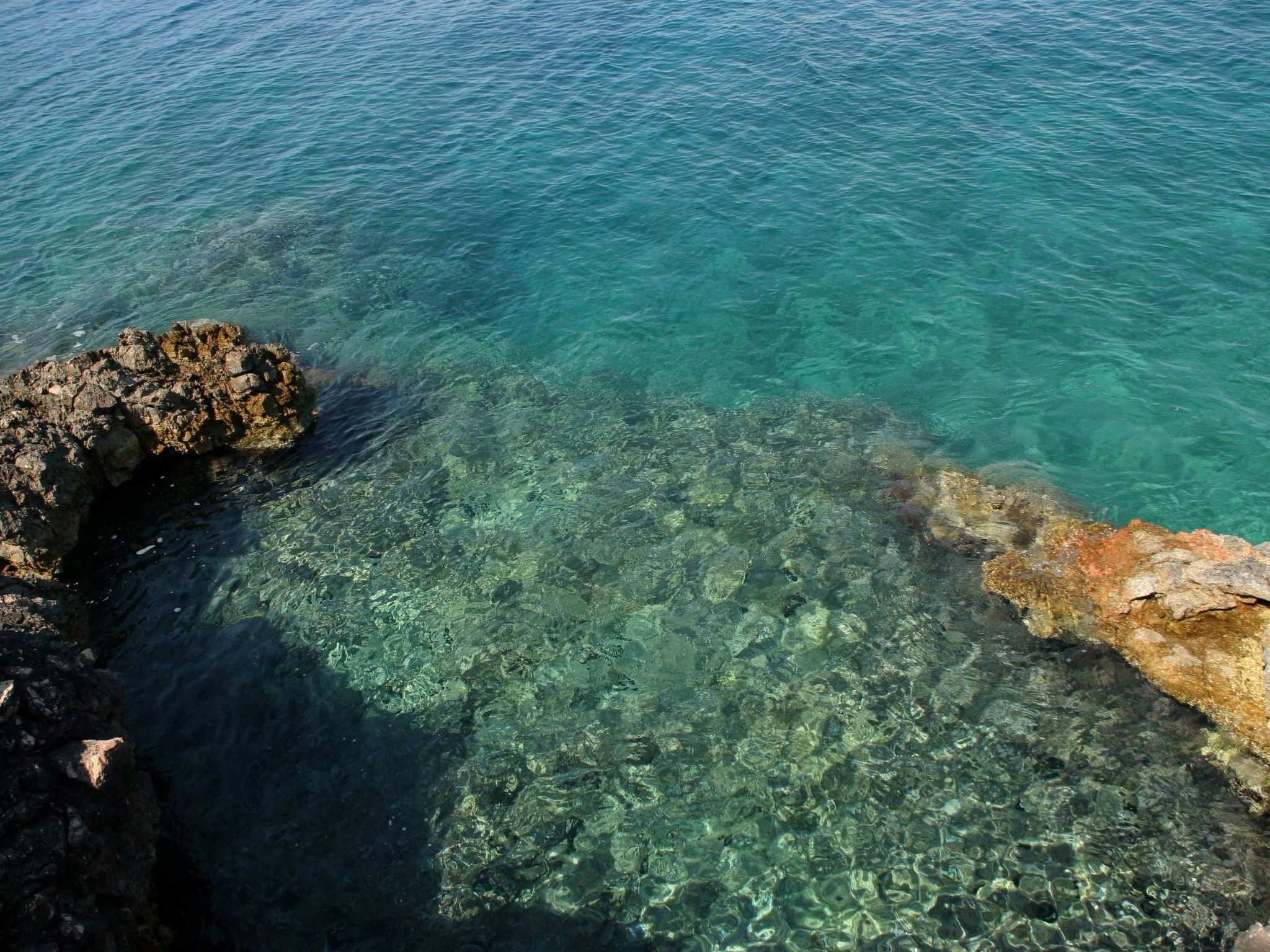 Kleines Steinhaus in einem ruhigen Ort auf der Insel Solta-Drinnen