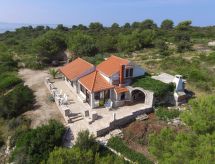 Vrijstaand vakantiehuis op 20 meter van zee bij Gornje Selo - thumbnail 1