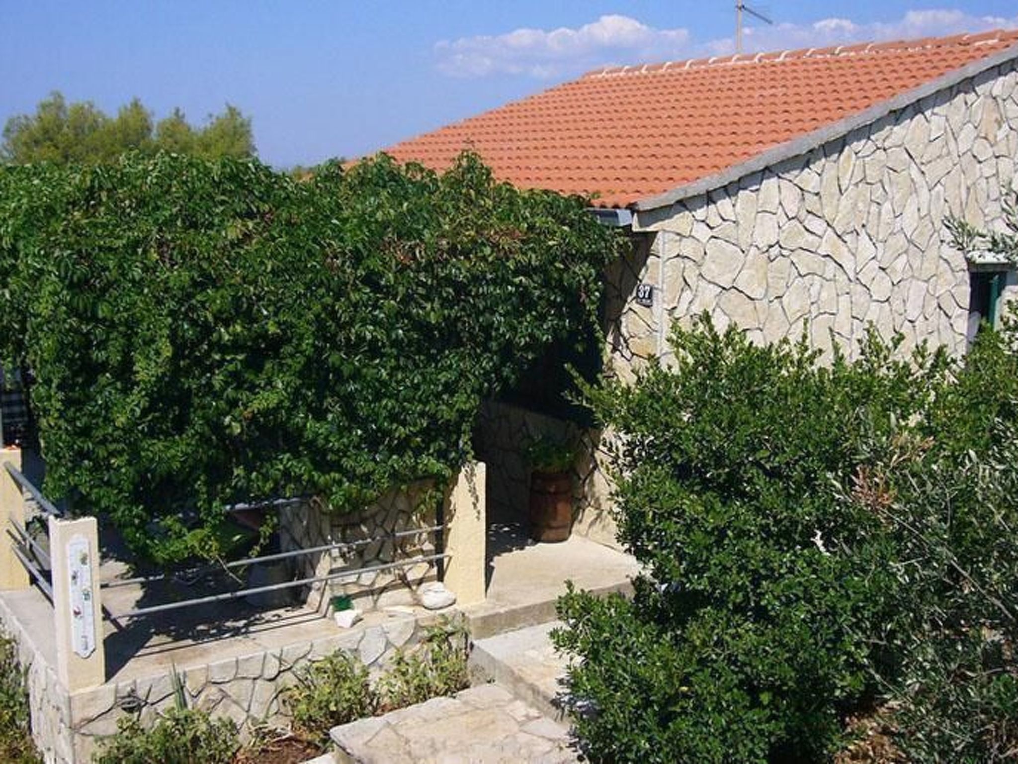 "Mirta" direkt am Strand-Drinnen