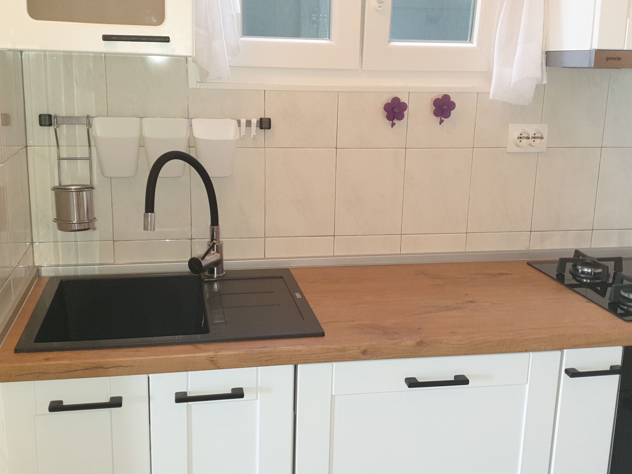 "Mirta" direkt am Strand-Drinnen