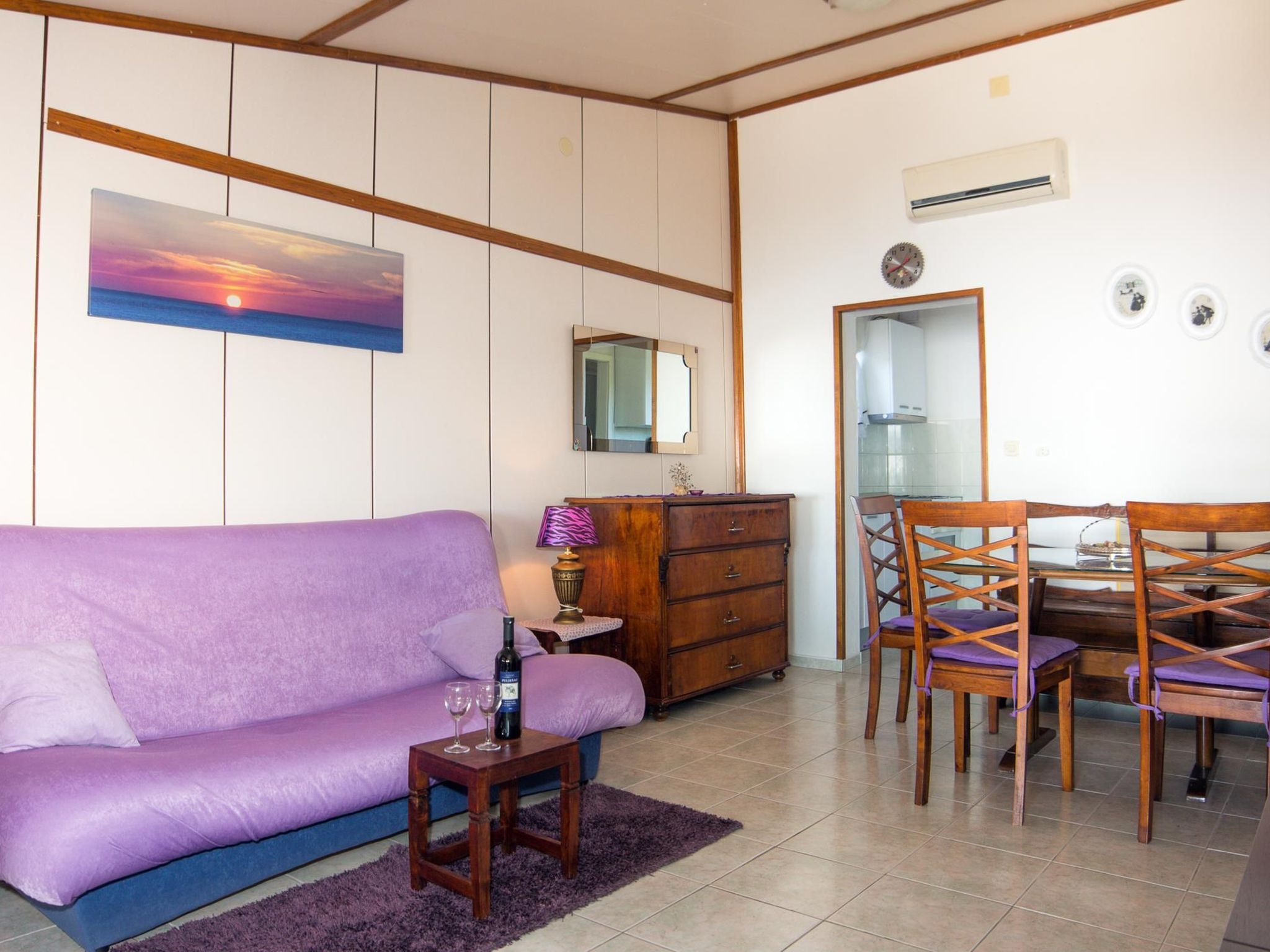 "Mirta" direkt am Strand-Drinnen