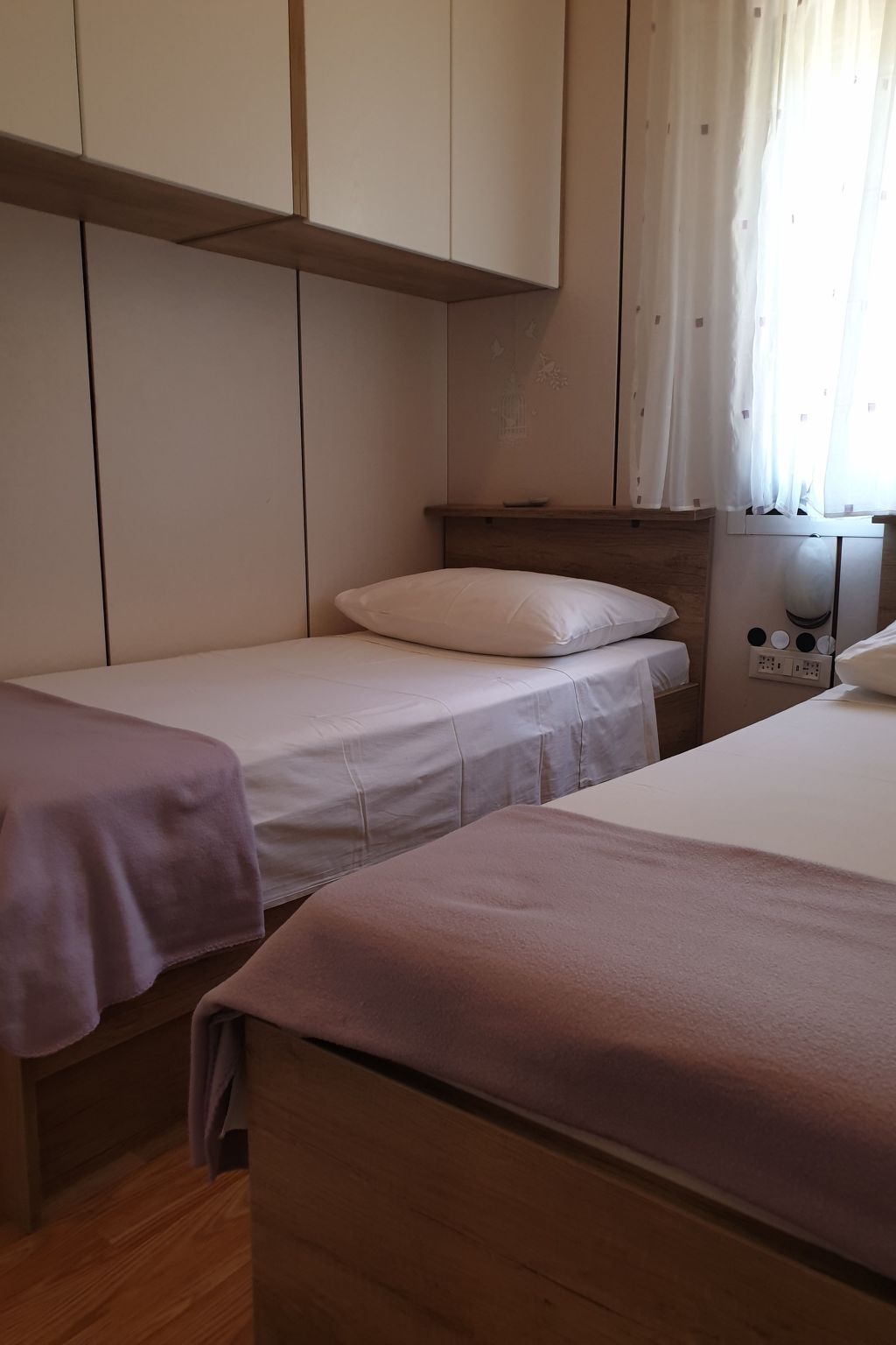 "Mirta" direkt am Strand-Drinnen