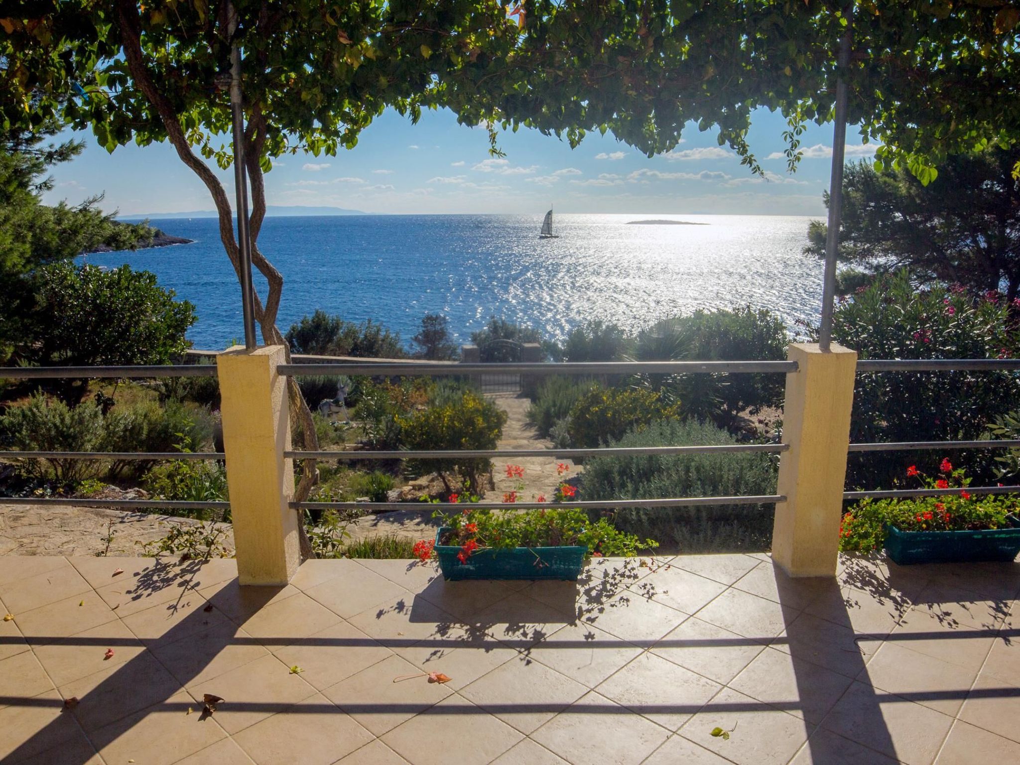 "Mirta" direkt am Strand-Drinnen