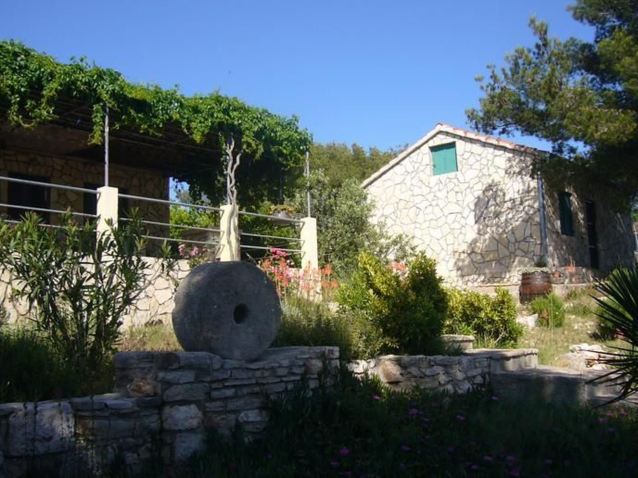 "Mirta" direkt am Strand-Drinnen