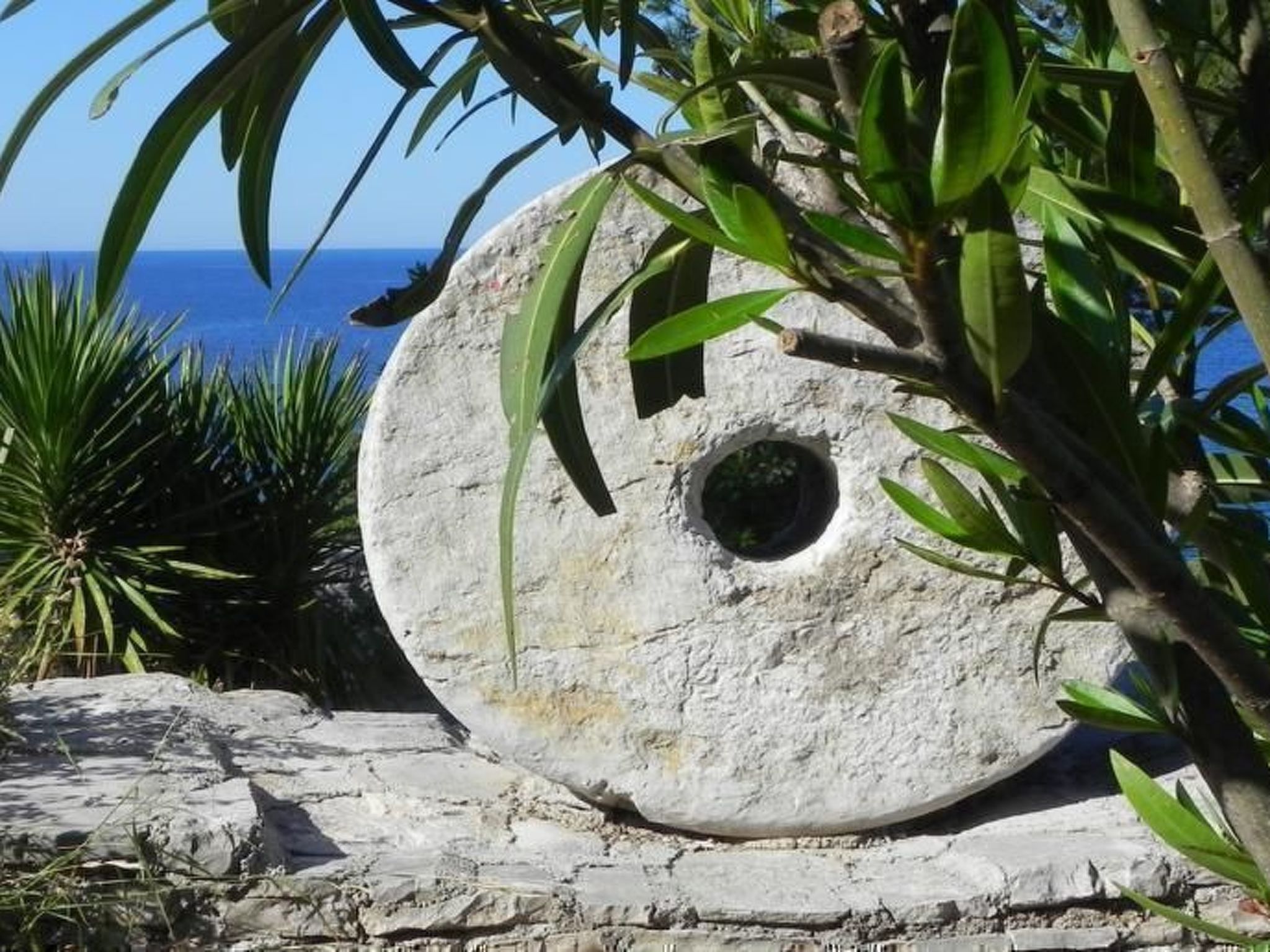 In Maslinica mit Großer Terrasse-Drinnen