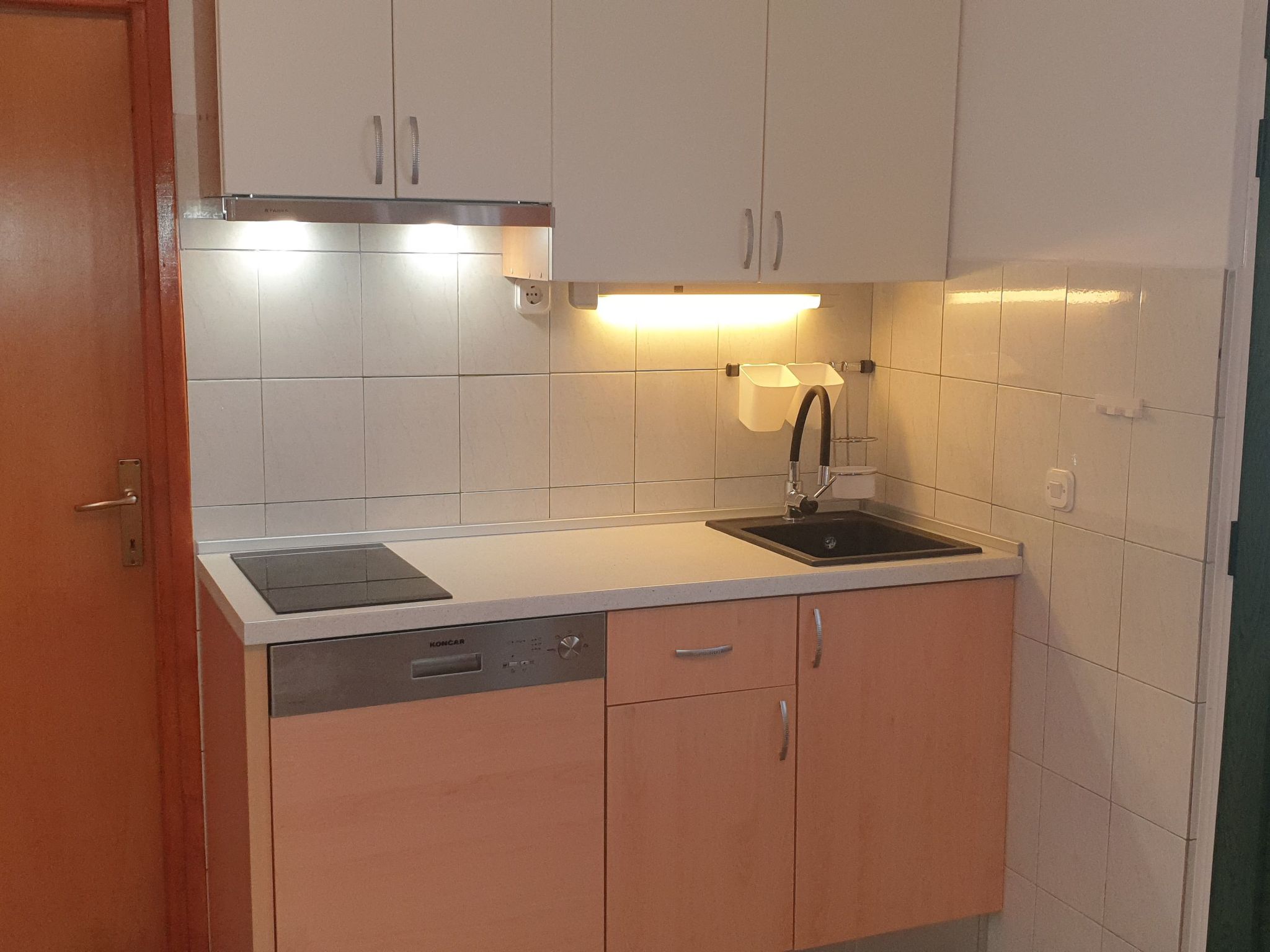 In Maslinica mit Großer Terrasse-Drinnen