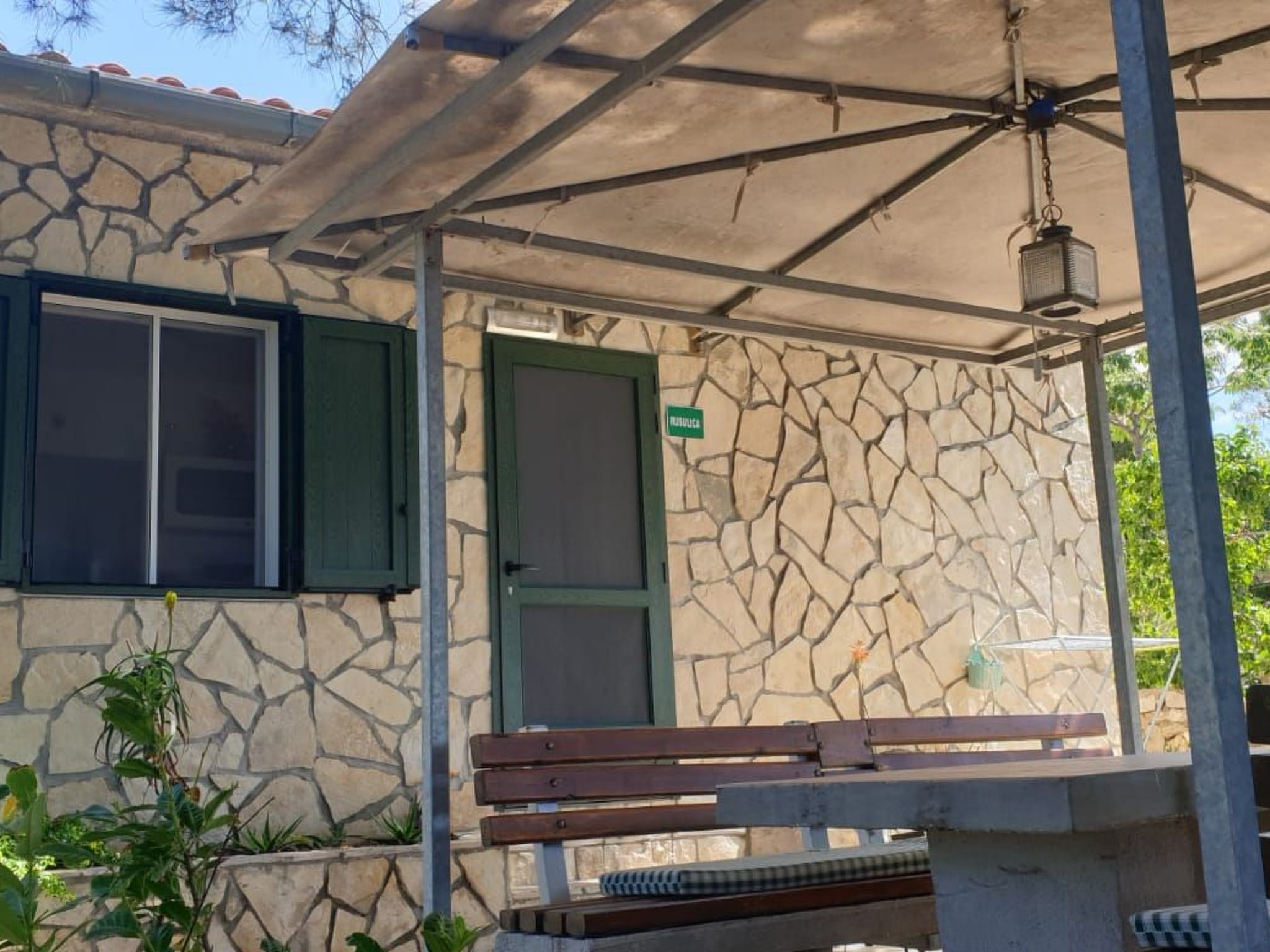 In Maslinica mit Großer Terrasse