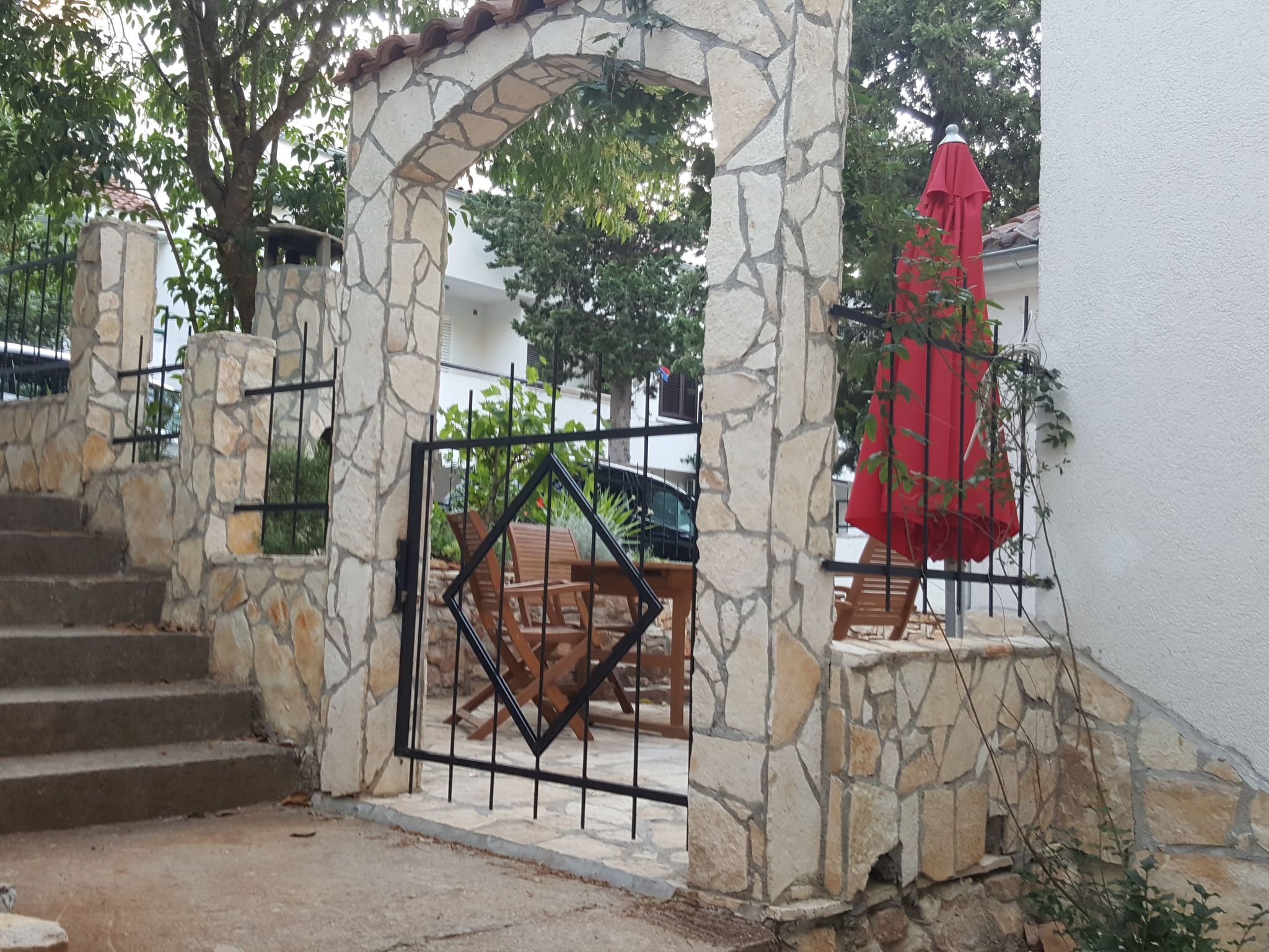 Apartment Bella mit Balkon und Terrasse in Necujam-Drinnen