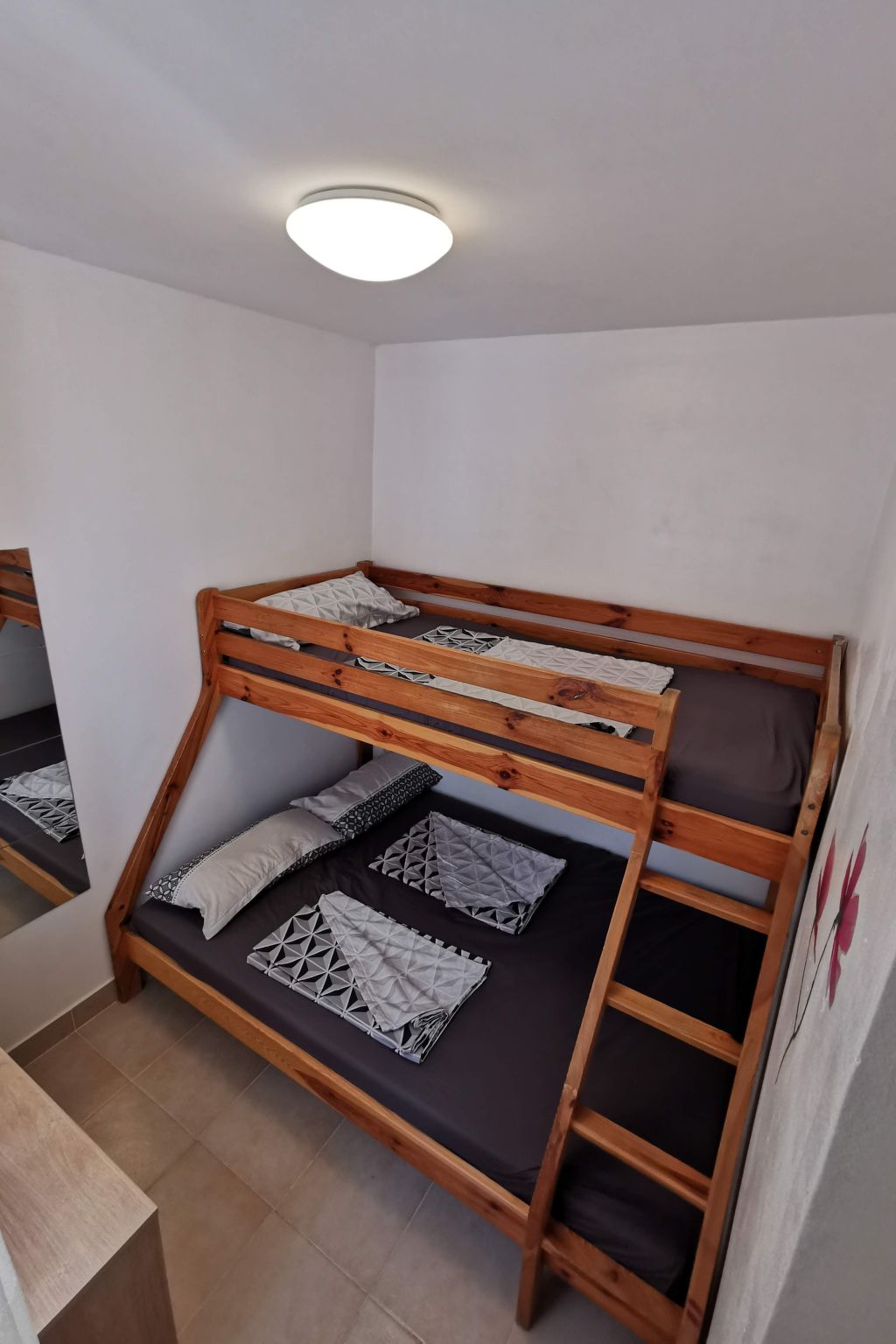 Apartment Bella mit Balkon und Terrasse in Necujam-Drinnen