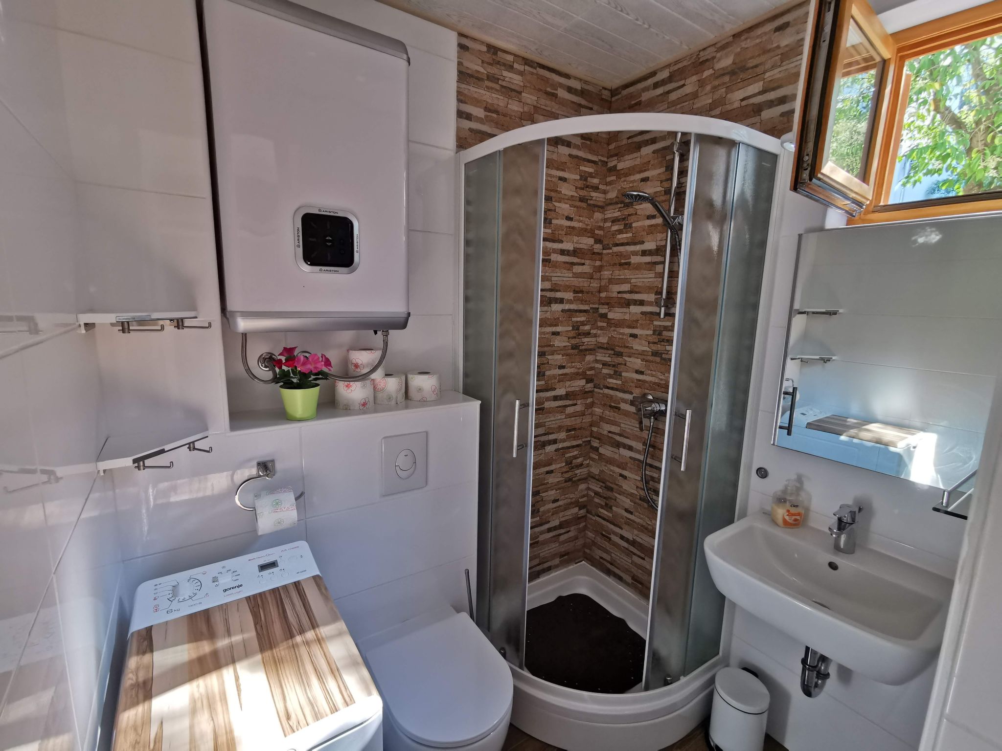 Apartment Bella mit Balkon und Terrasse in Necujam-Drinnen