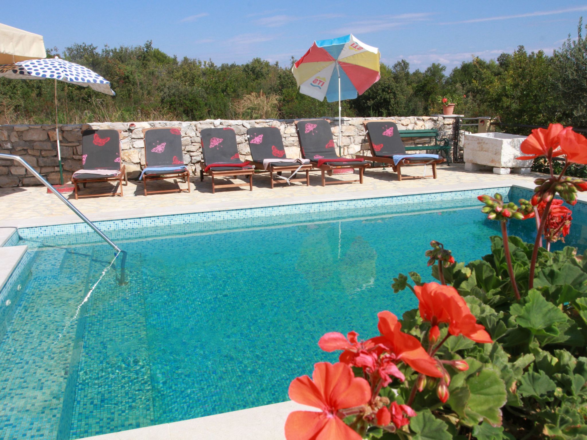 Geräumige Ferienvilla mit Pool und Meerblick-Dedans