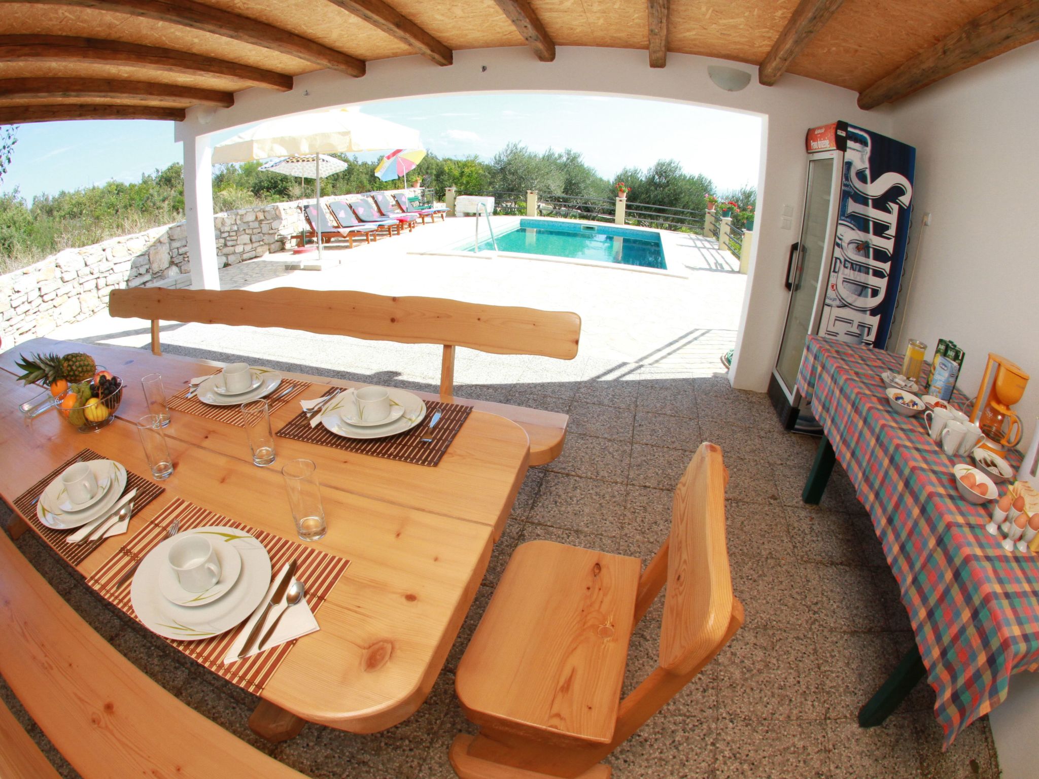 Geräumige Ferienvilla mit Pool und Meerblick-Dedans