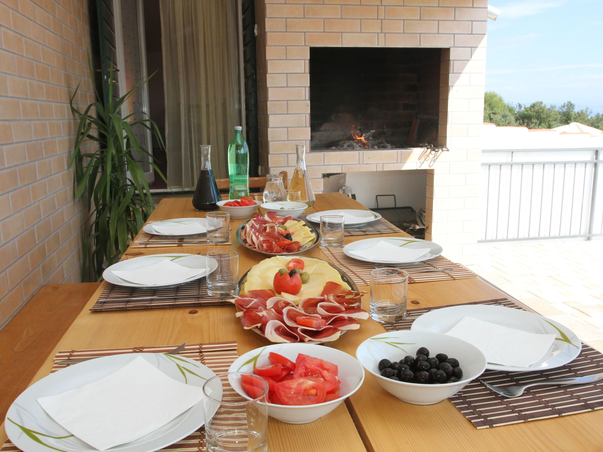 Geräumige Ferienvilla mit Pool und Meerblick-Dedans