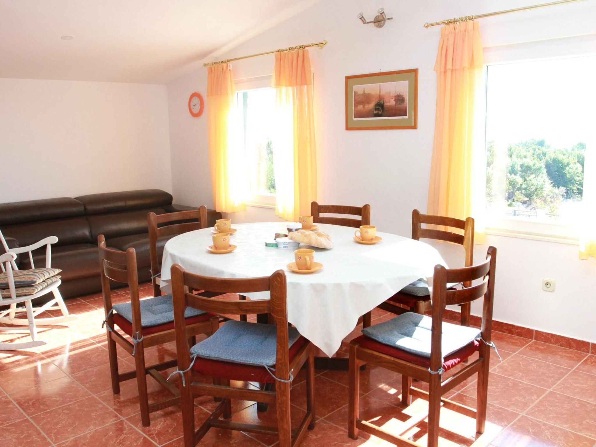 Geräumige Ferienvilla mit Pool und Meerblick-Dedans