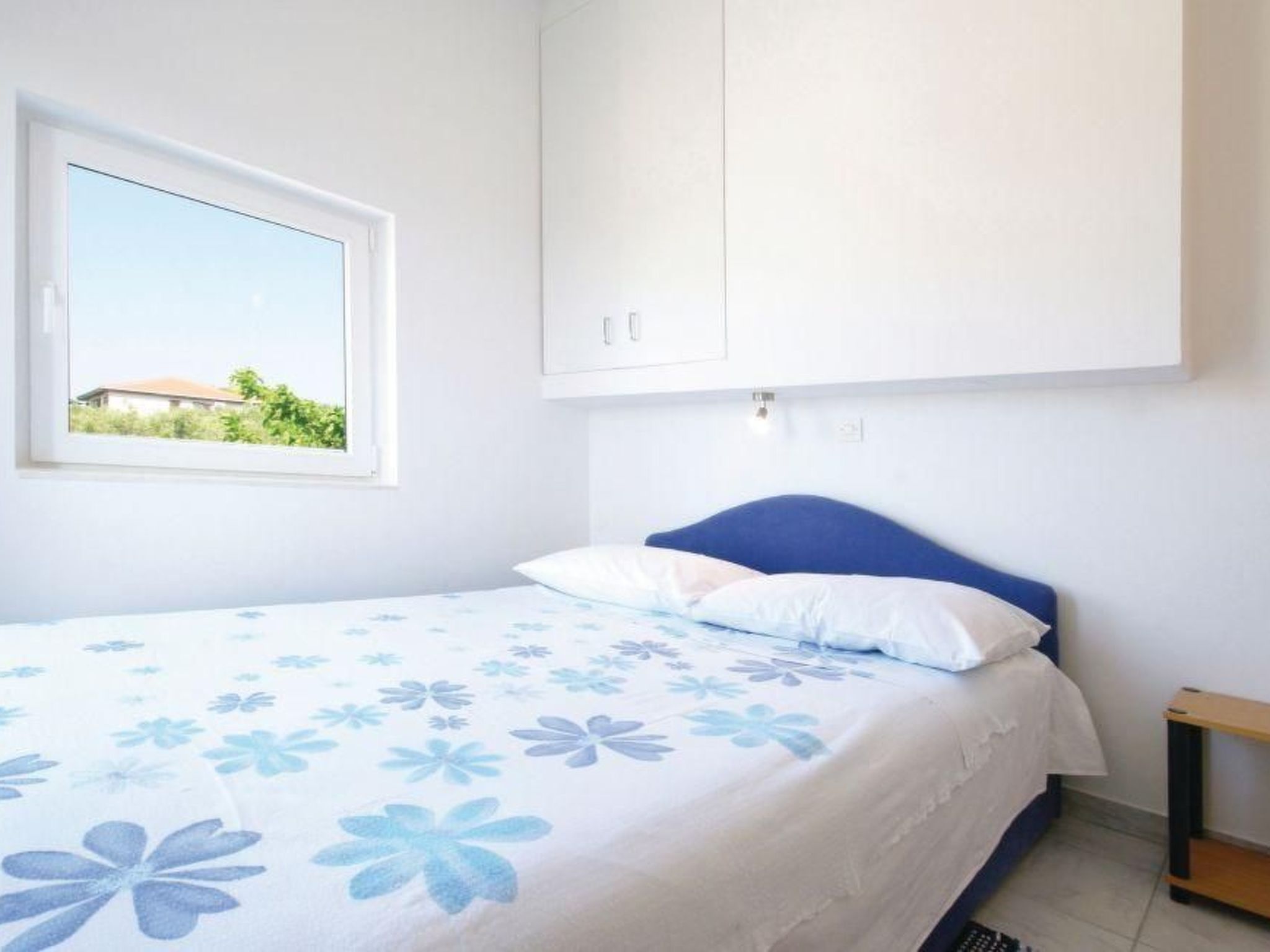 Geräumige Ferienvilla mit Pool und Meerblick-Dedans