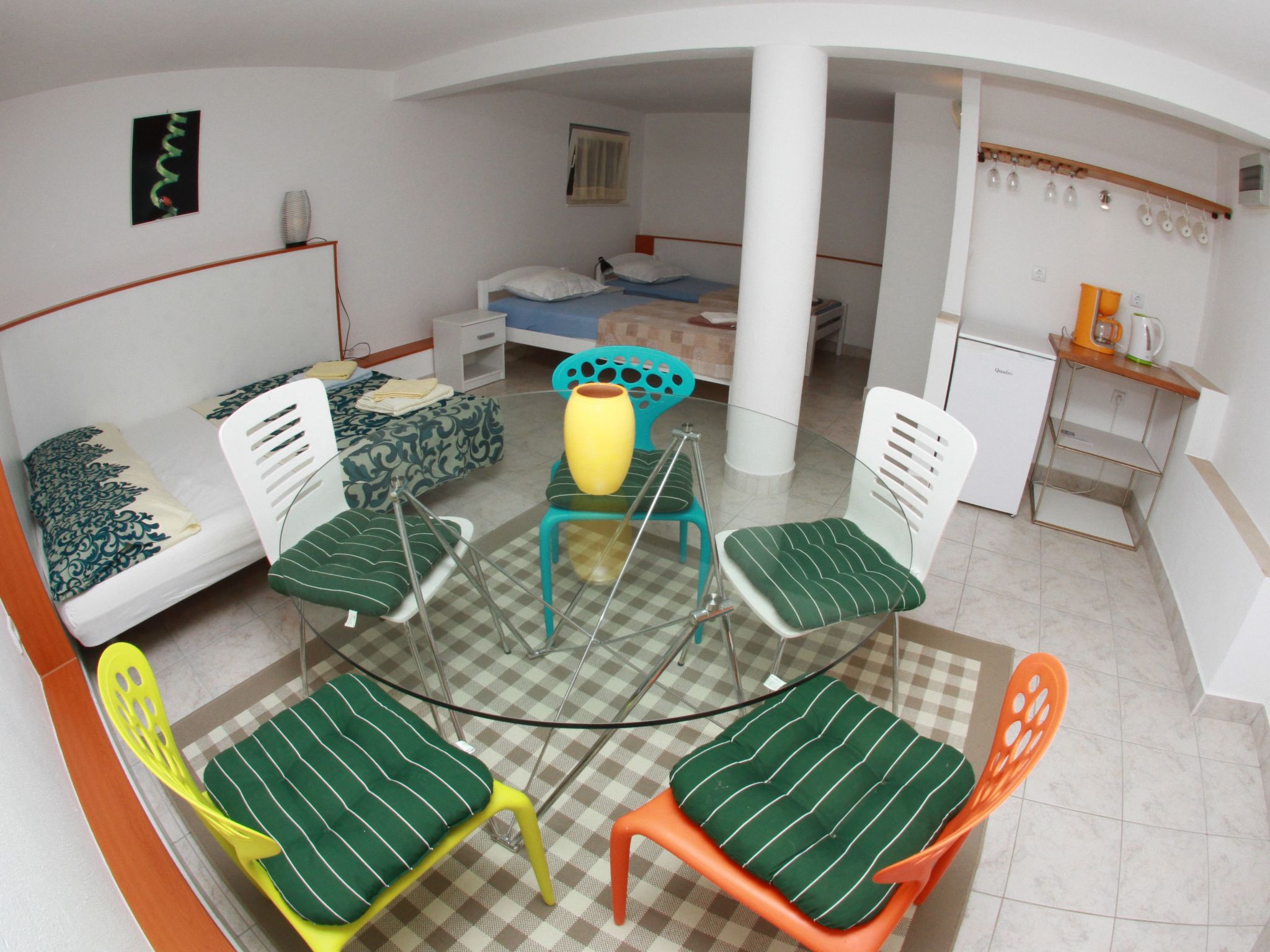 Geräumige Ferienvilla mit Pool und Meerblick-Dedans