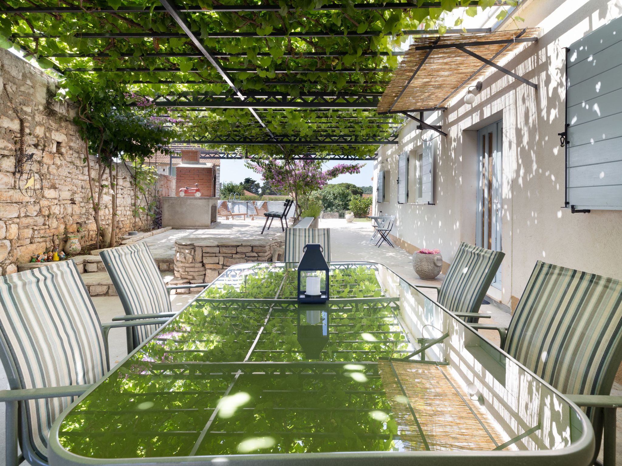 Ruhige Villa mit weitläufigem Garten, ideal für Familien mit Kindern-Image-tags.info