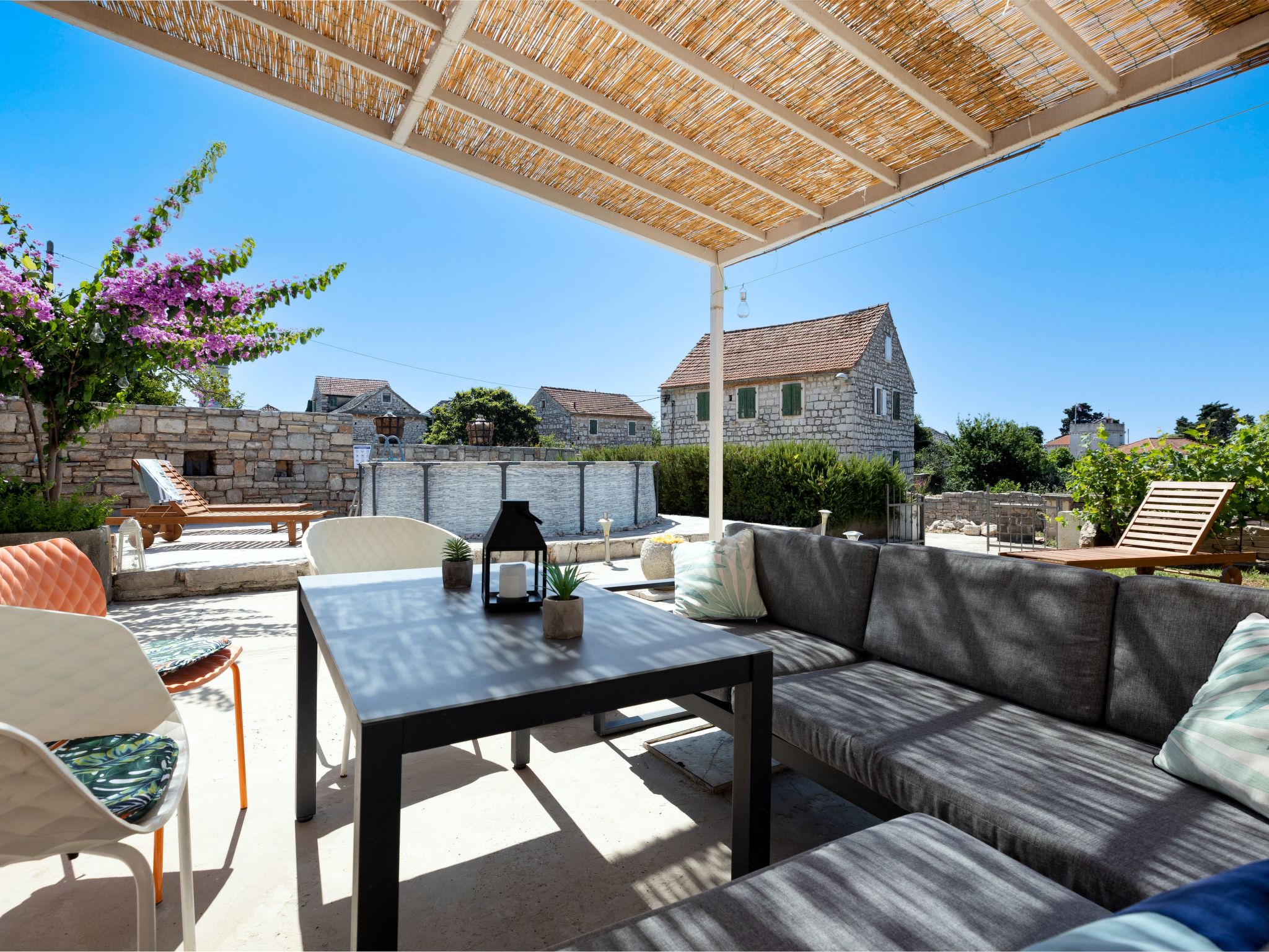 Ruhige Villa mit weitläufigem Garten, ideal für Familien mit Kindern-Image-tags.info