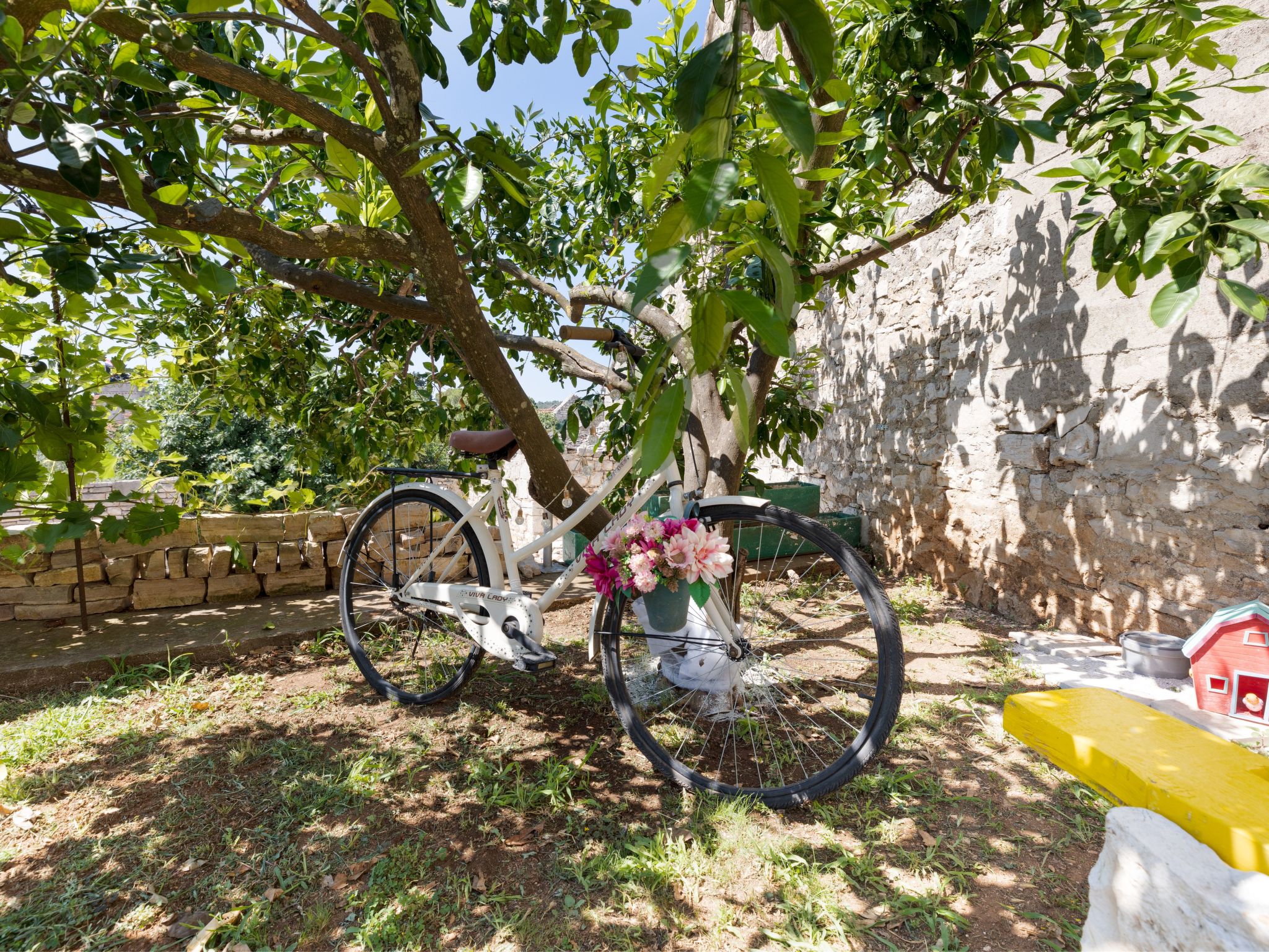 Ruhige Villa mit weitläufigem Garten, ideal für Familien mit Kindern-Image-tags.info