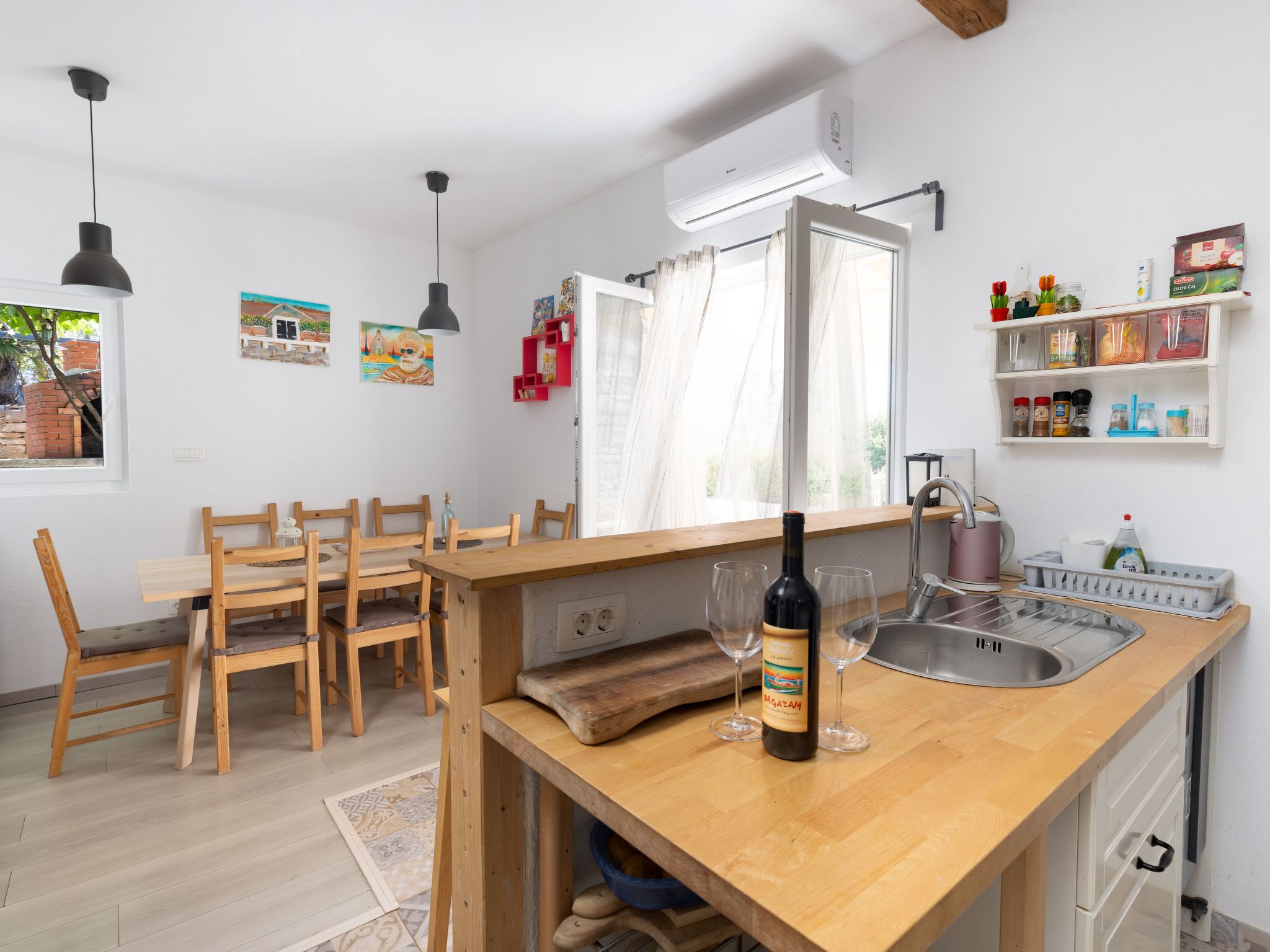 Ruhige Villa mit weitläufigem Garten, ideal für Familien mit Kindern-Image-tags.info