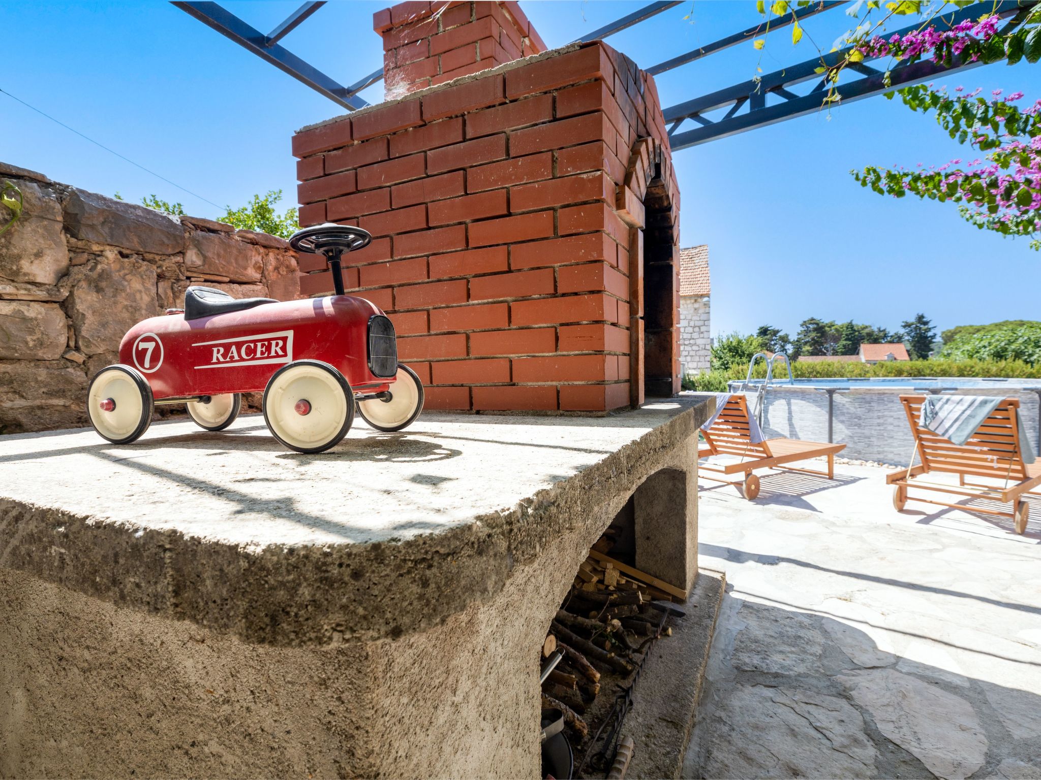 Ruhige Villa mit weitläufigem Garten, ideal für Familien mit Kindern-Image-tags.info