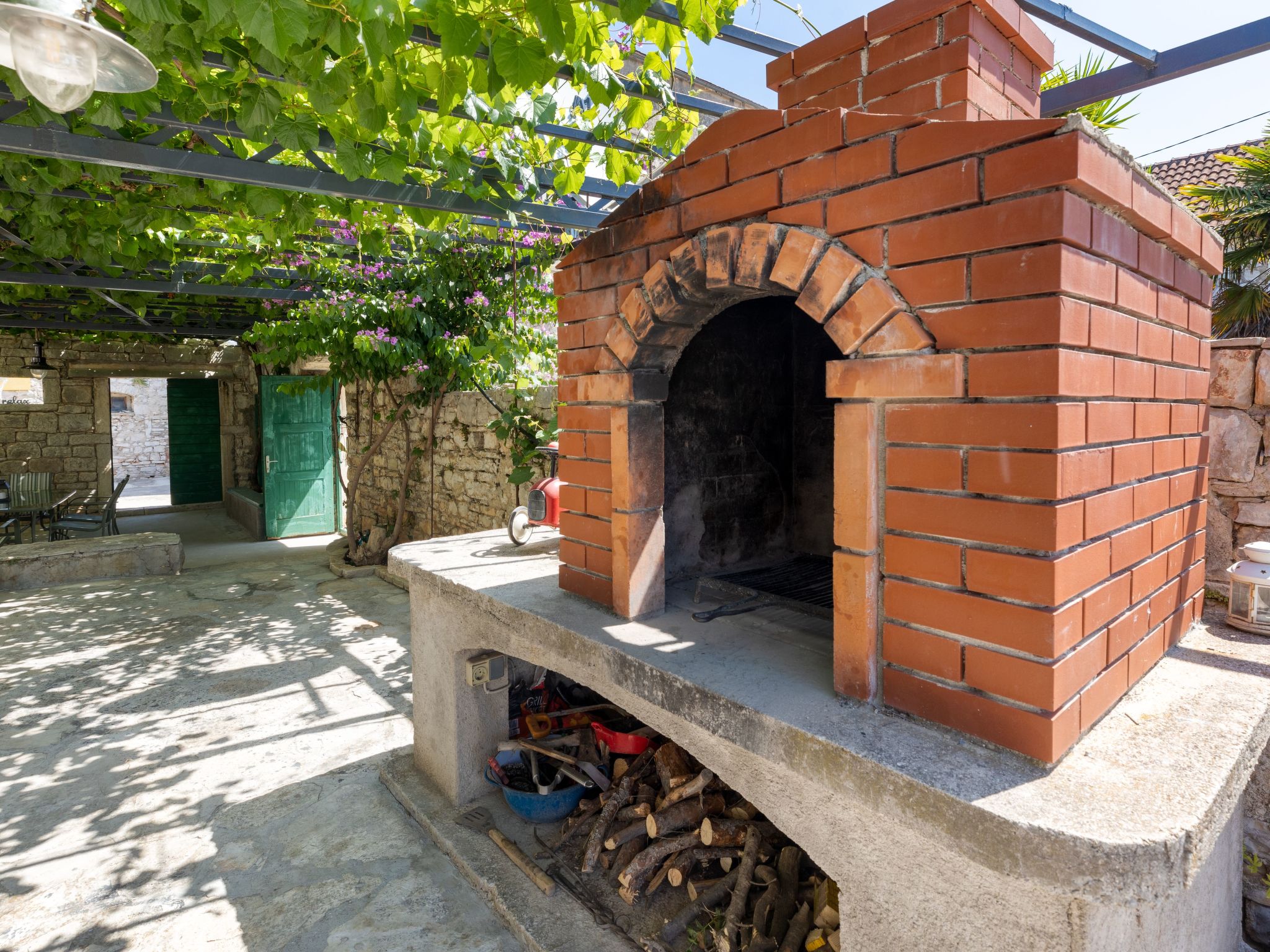 Ruhige Villa mit weitläufigem Garten, ideal für Familien mit Kindern-Image-tags.info