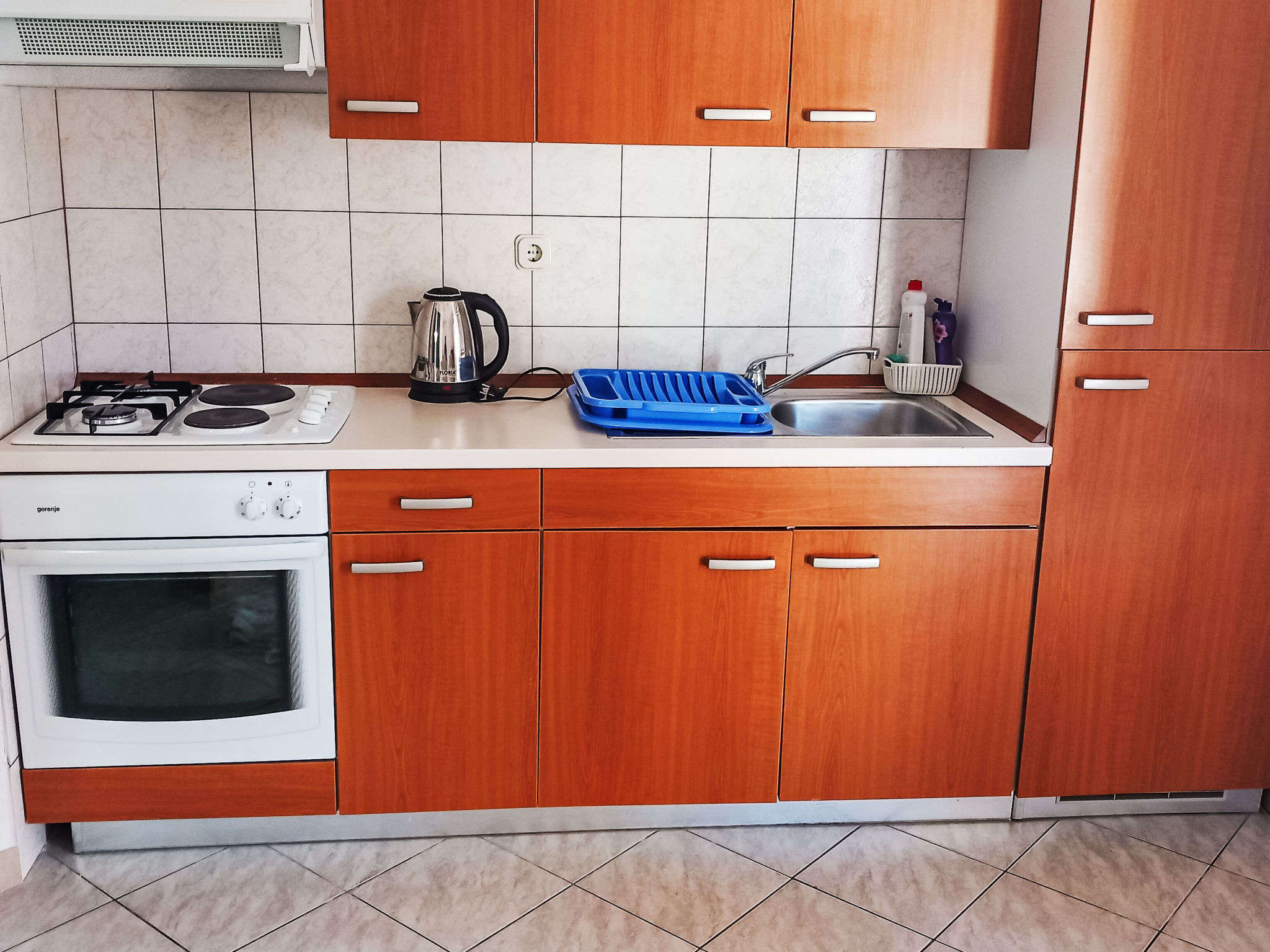 "Apartment Mate 4"